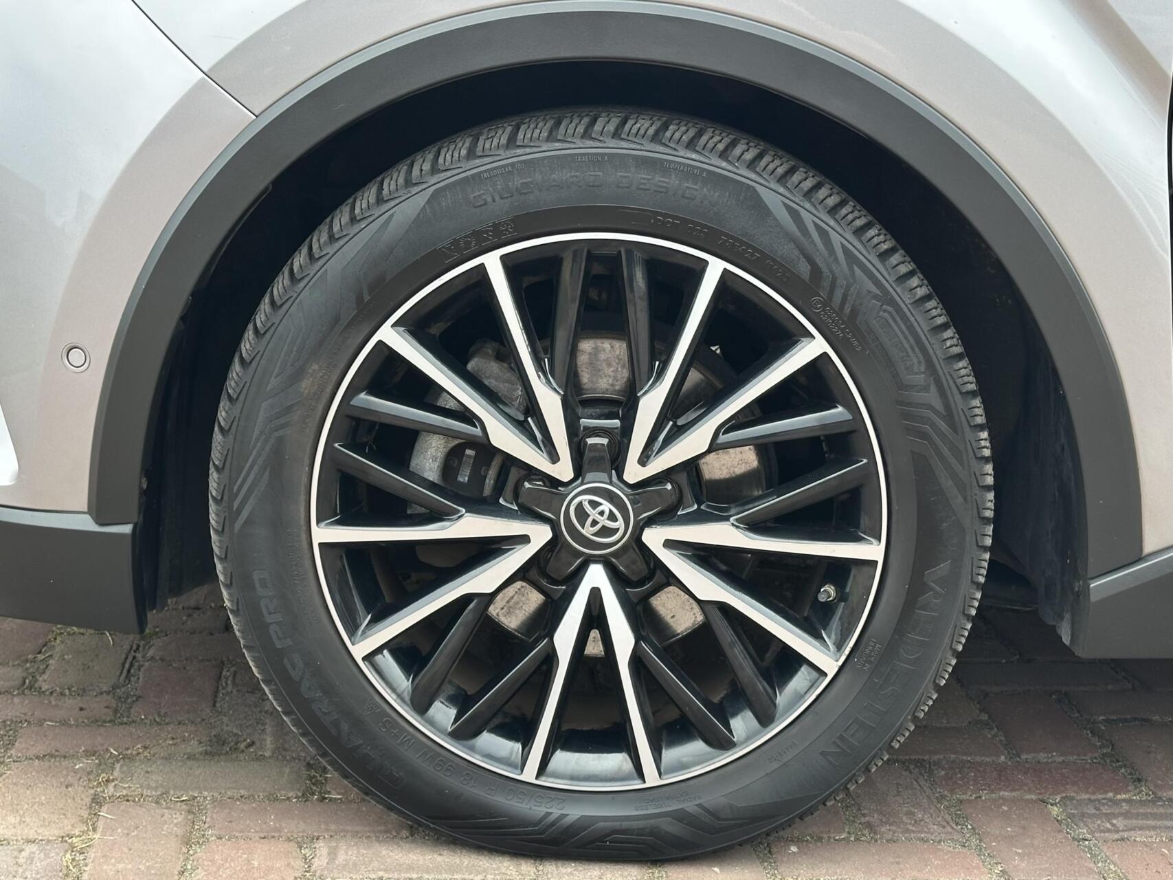 Foto van Toyota Toyota C-hr