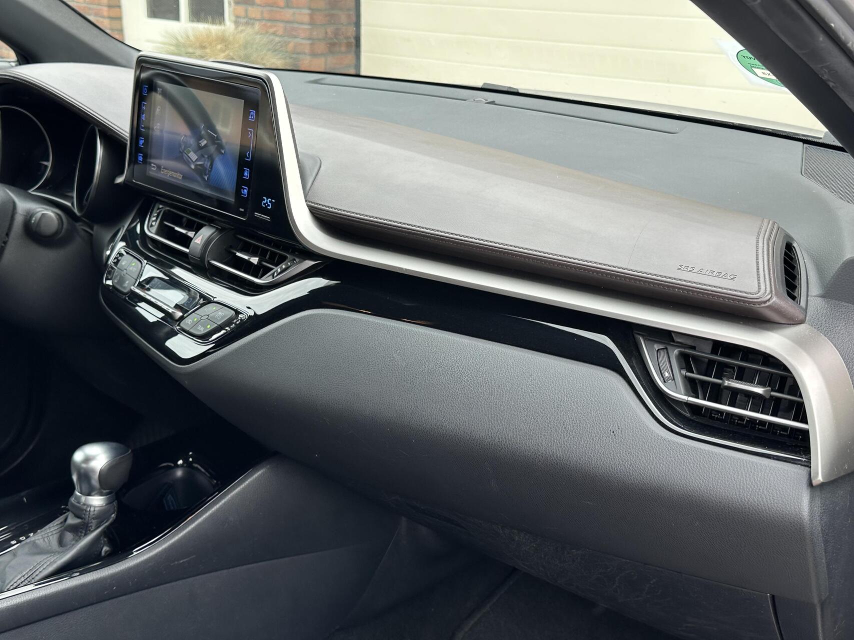 Foto van Toyota Toyota C-hr