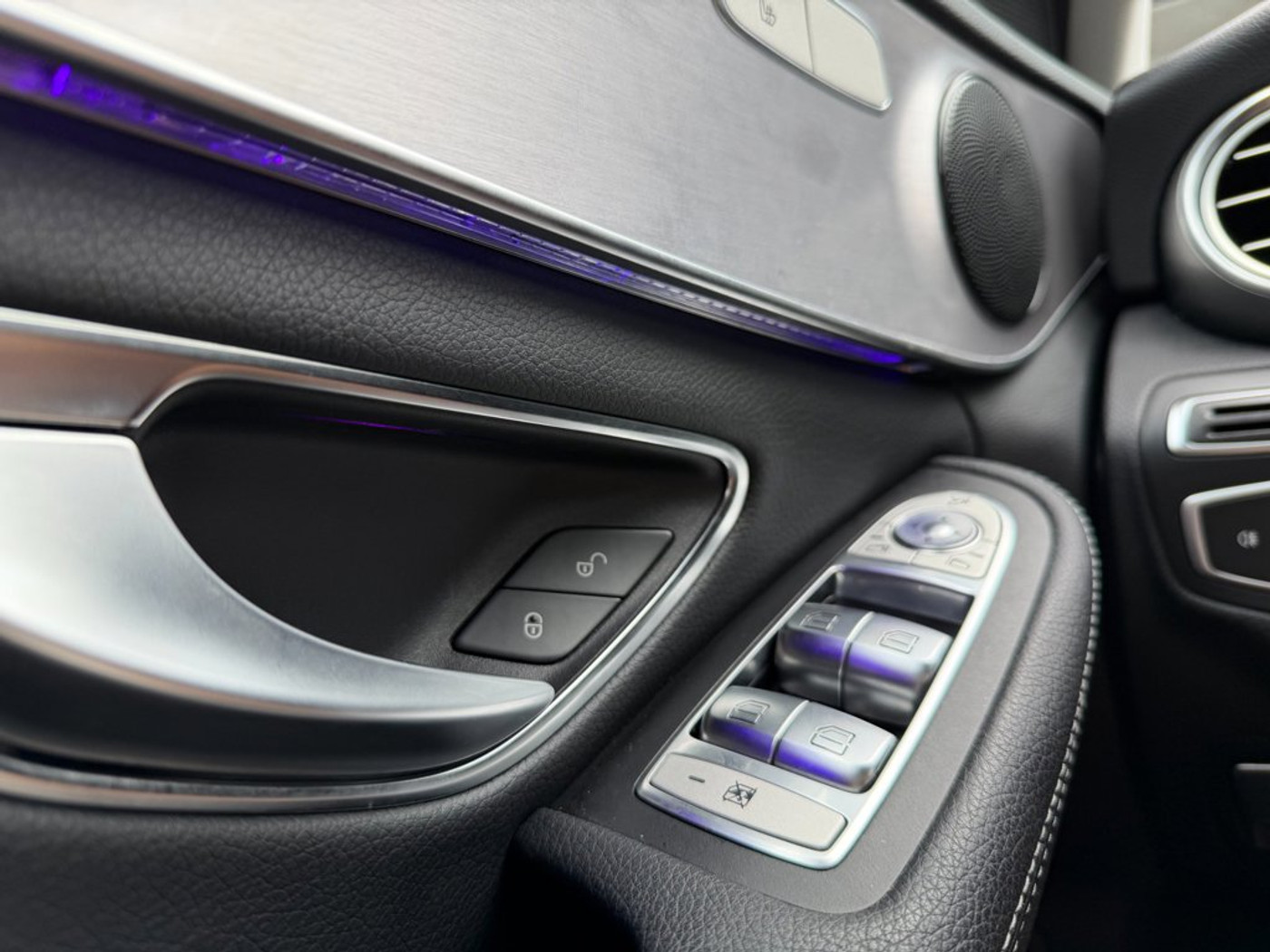 Foto van Mercedes-Benz C 200