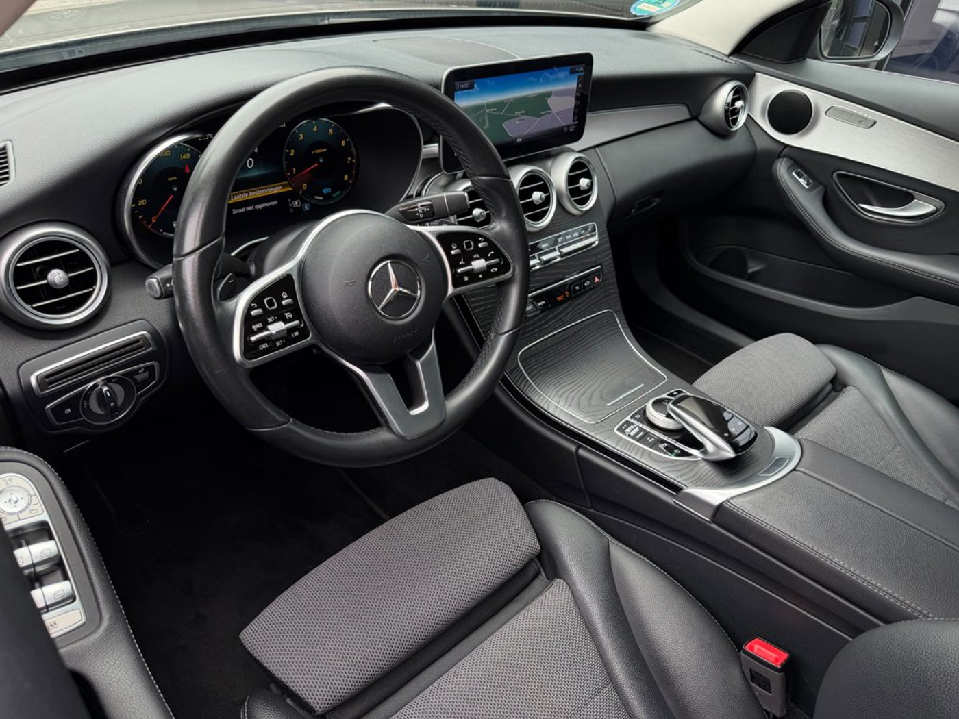 Foto van Mercedes-Benz C 200