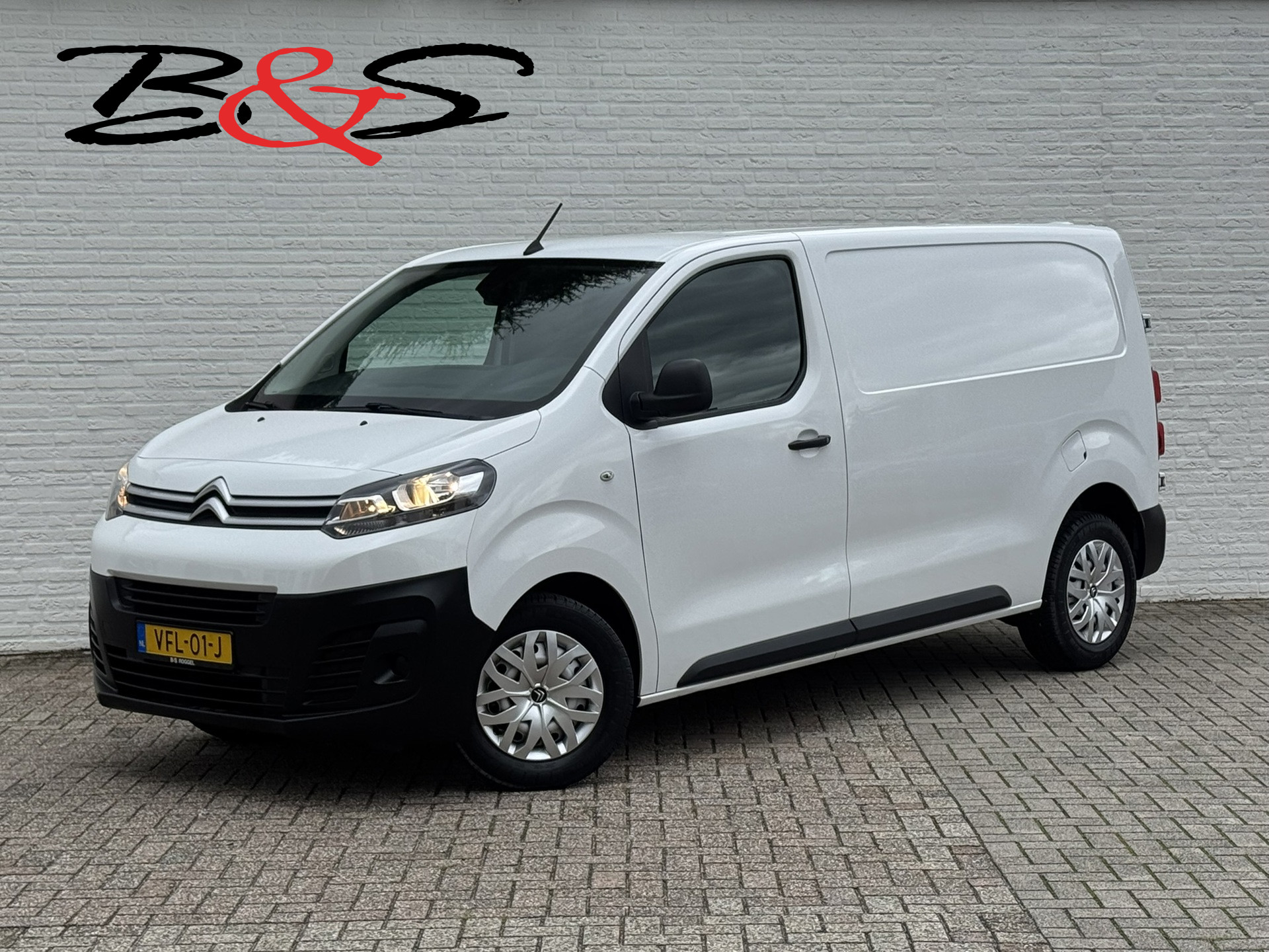 Citroen Jumpy 2.0 BlueHDI 120 M Club Trekhaak Navigatie Airco Carplay Cruise Pdc 2020 - voorkant