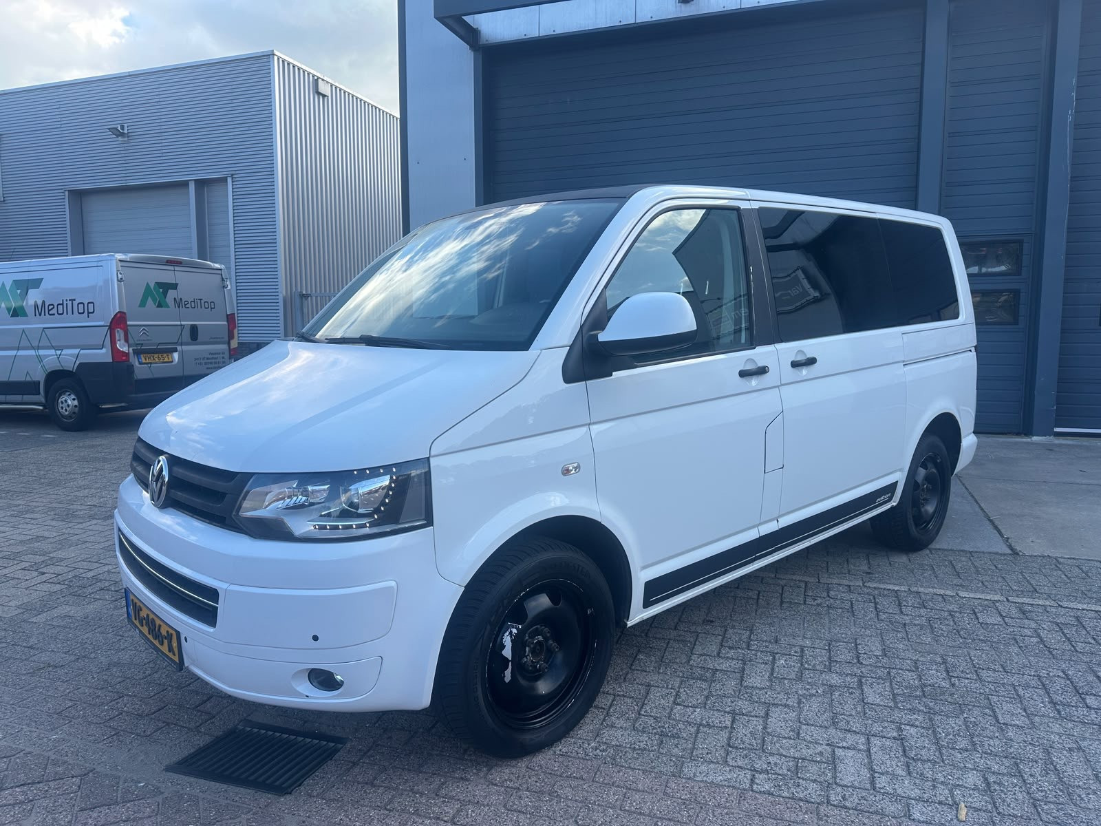 Volkswagen Transporter 2.0 TDI L1H1 DC Xenon Led 2014 2014 - voorkant