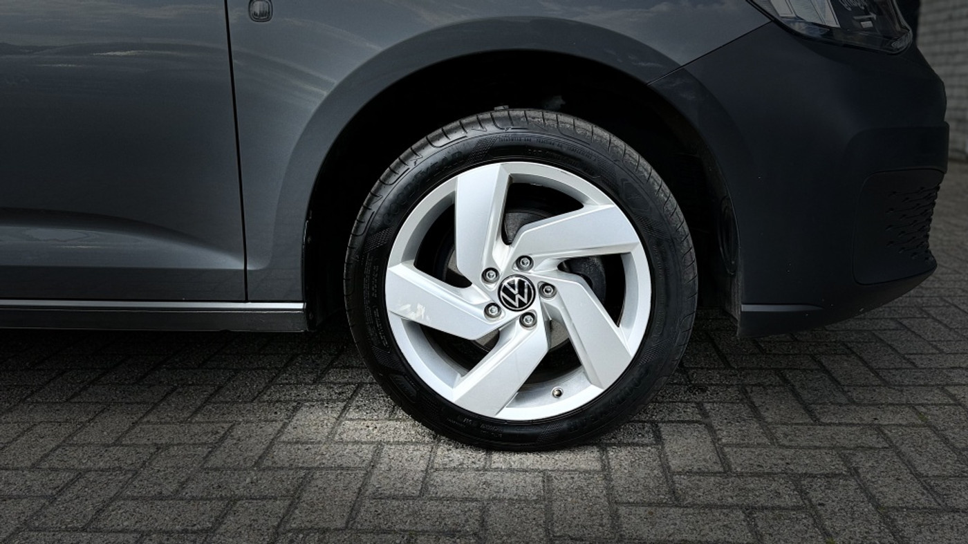 Foto van Volkswagen Caddy Modified Partition Wall
