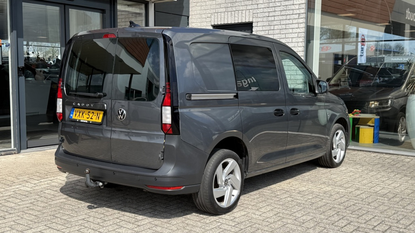 Foto van Volkswagen Caddy Modified Partition Wall