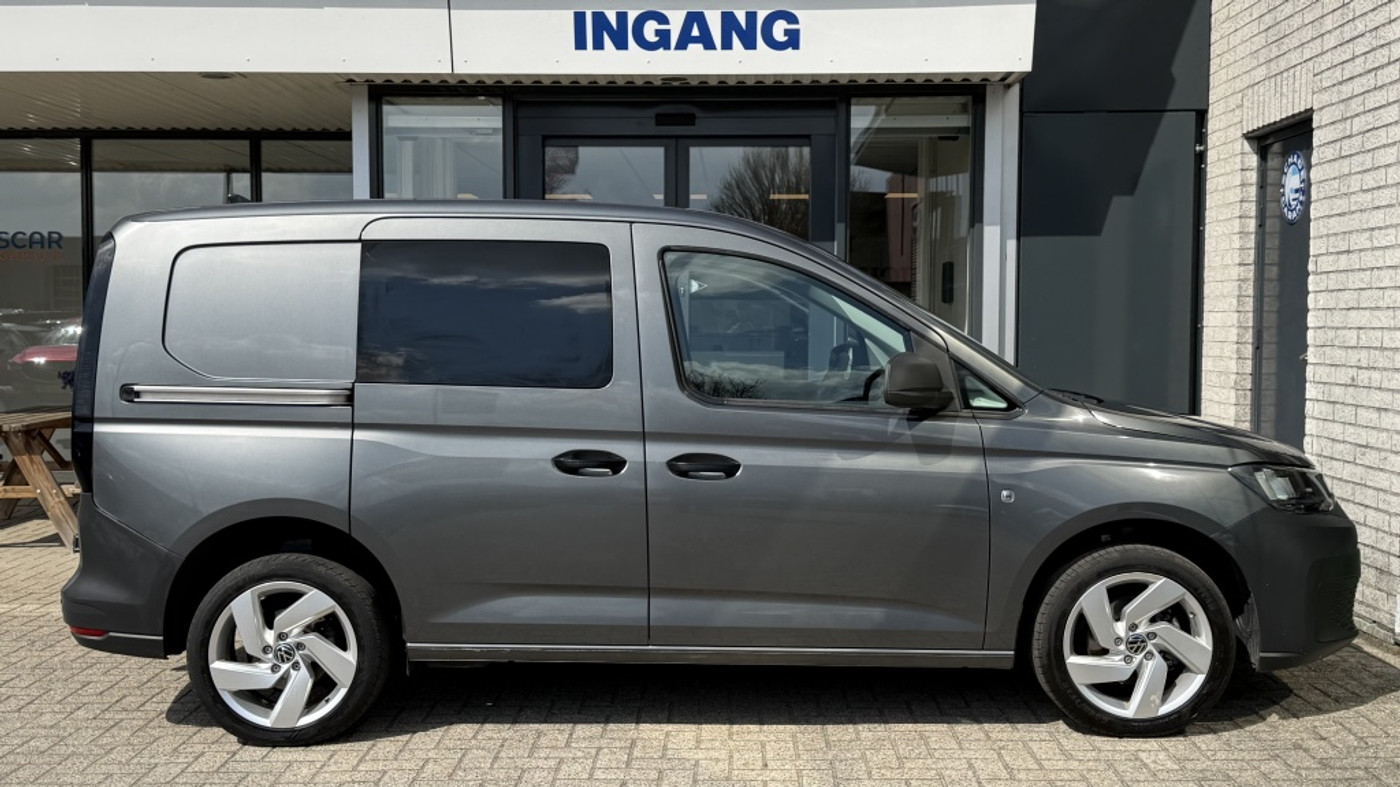 Foto van Volkswagen Caddy Modified Partition Wall