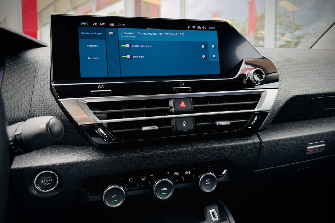 Foto van Citroen C4 X