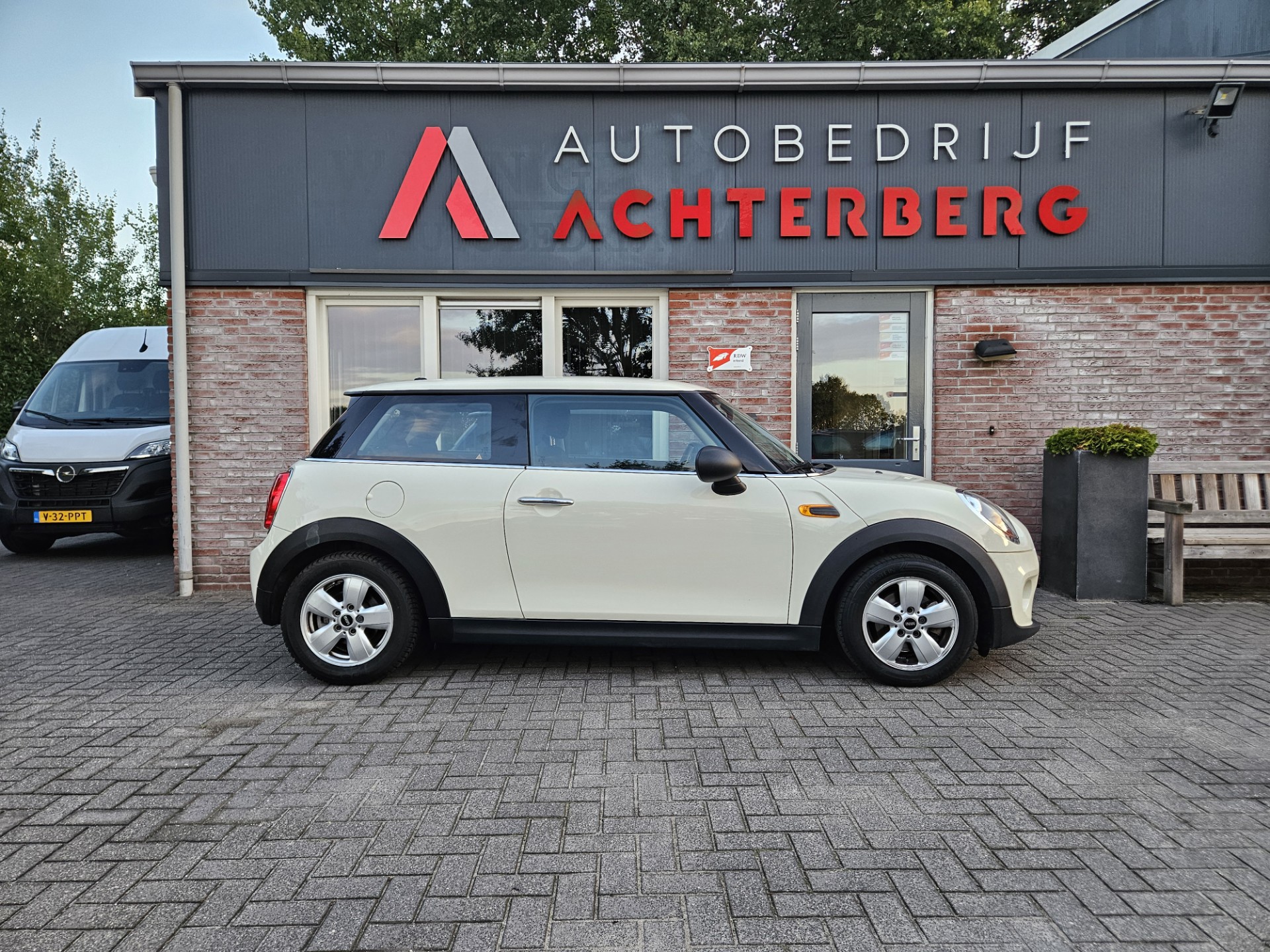 Foto van Mini One