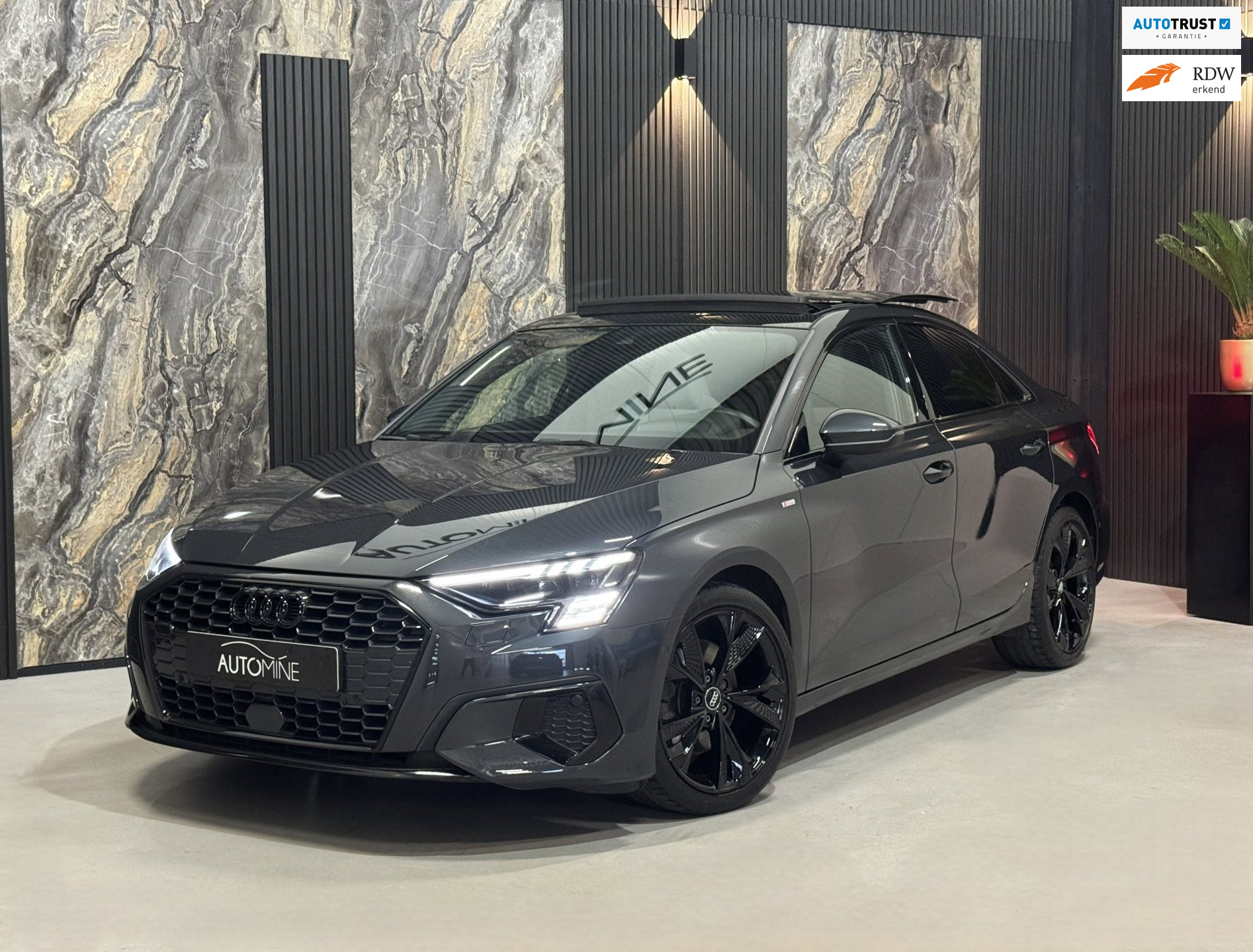Audi A3 Limousine 35 TFSI S-line Black Optic|PANO|VIRTUAL|KUIPSTOELEN RS|MEMORY|HEAD UP 2020 - voorkant