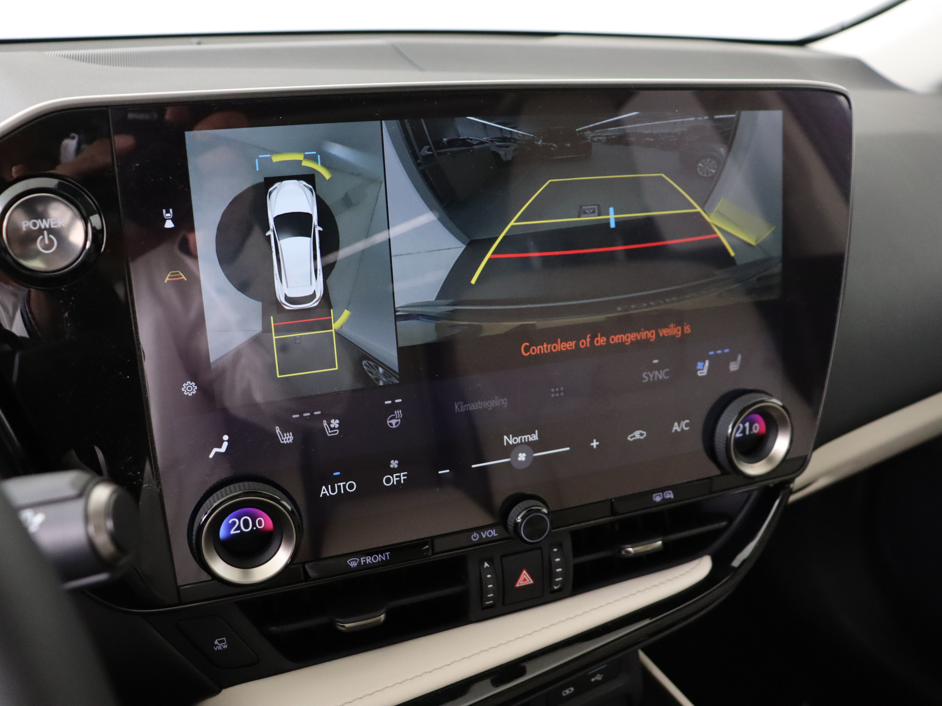 Foto van Lexus Lexus Nx450h+