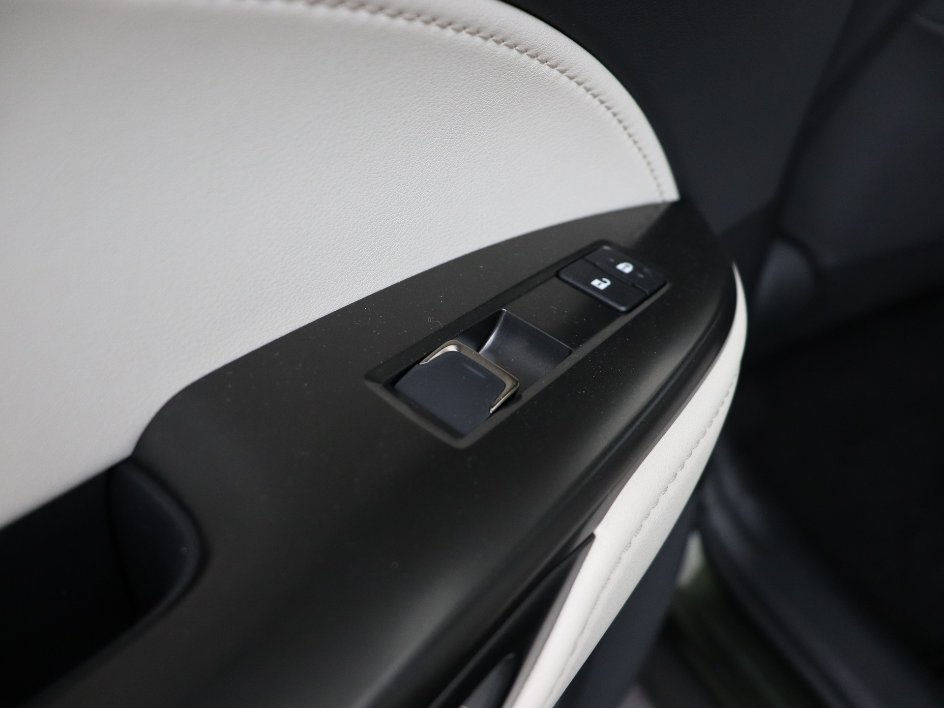 Foto van Lexus Lexus Nx450h+