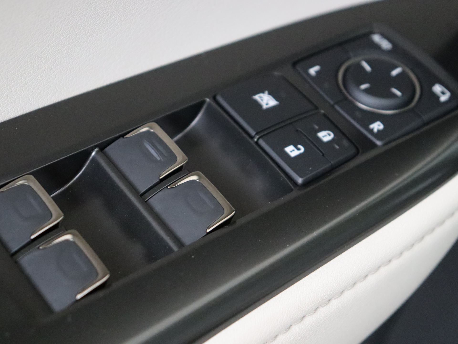 Foto van Lexus Lexus Nx450h+