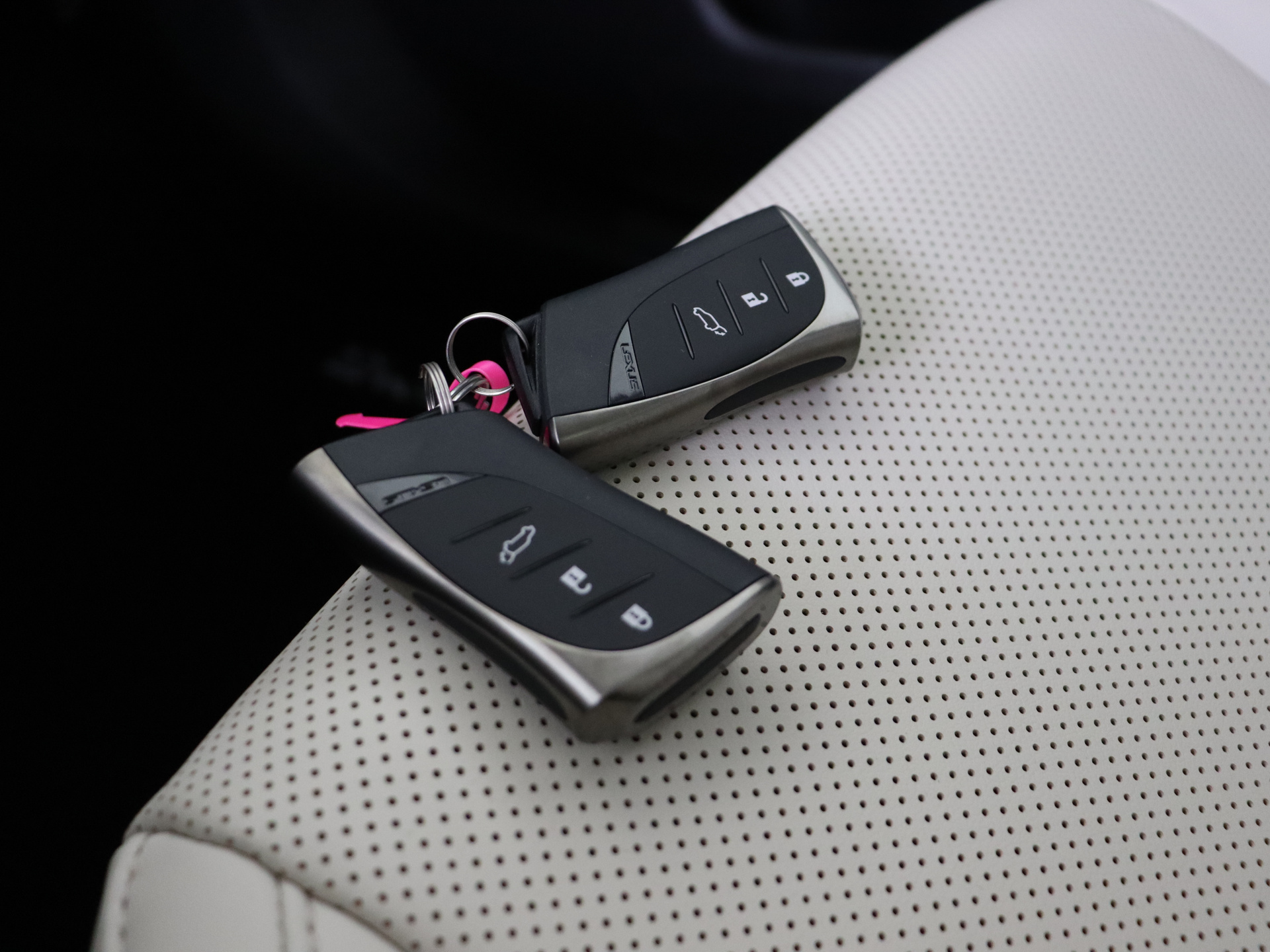 Foto van Lexus Lexus Nx450h+