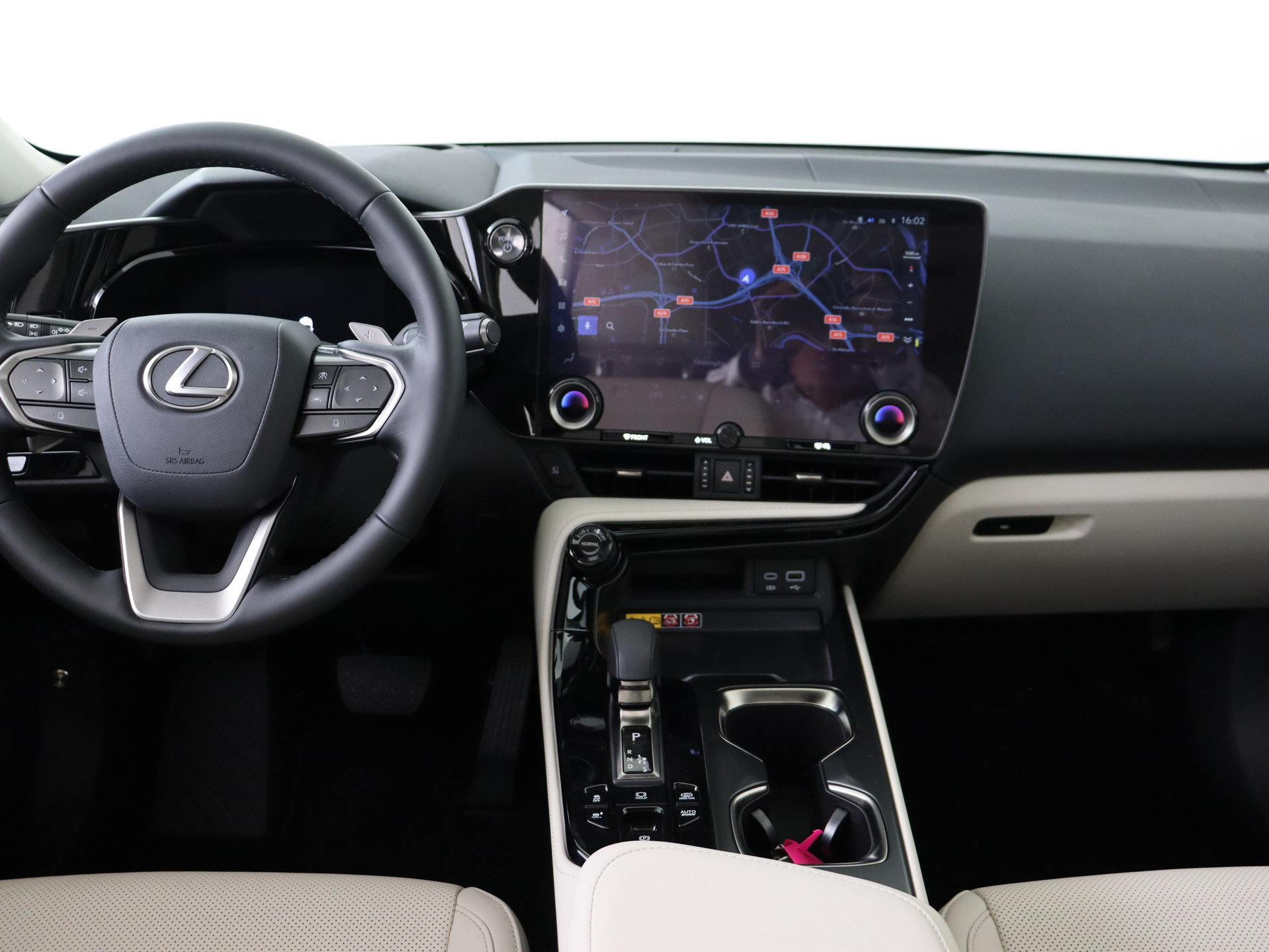 Foto van Lexus Lexus Nx450h+
