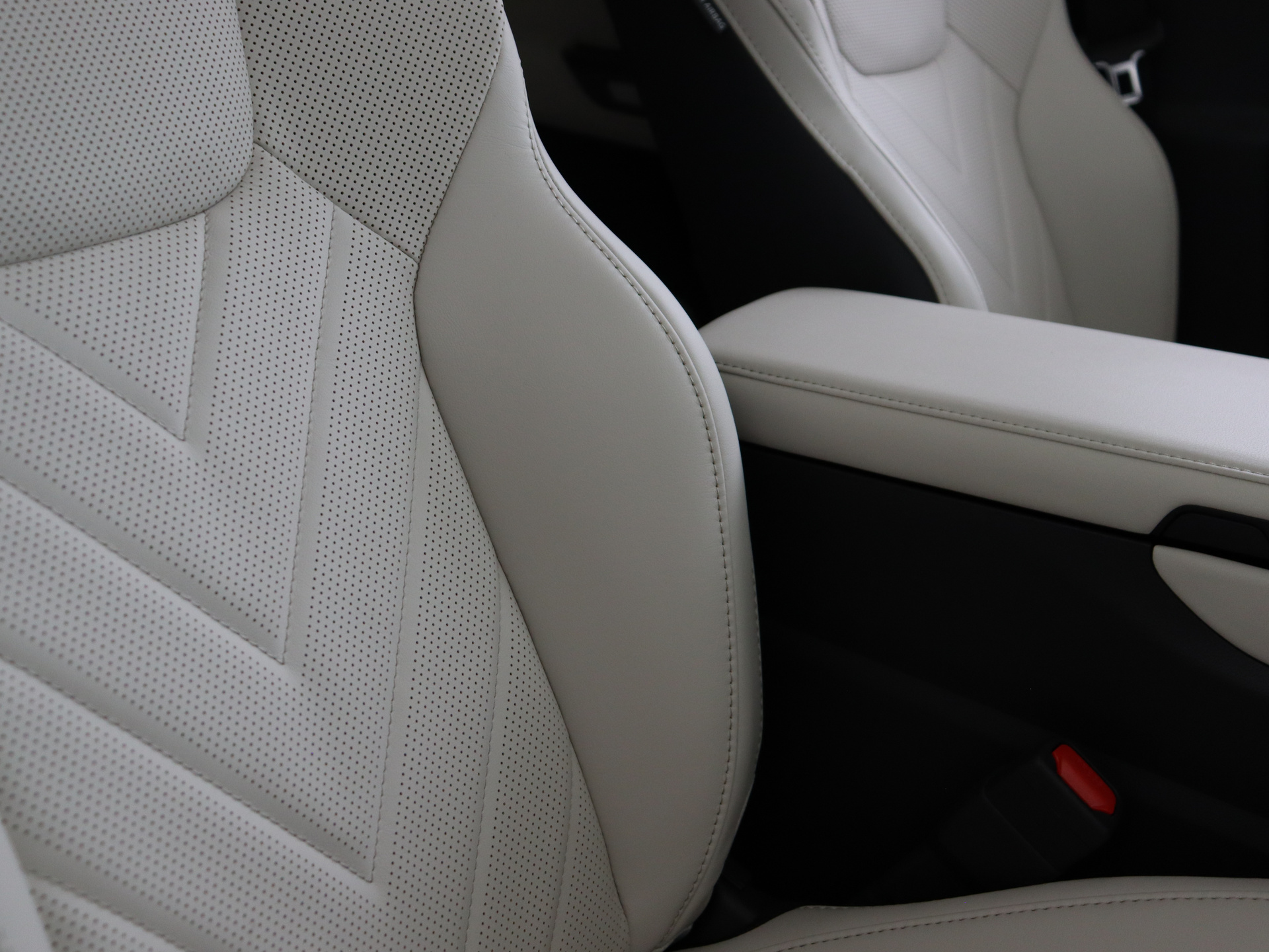 Foto van Lexus Lexus Nx450h+