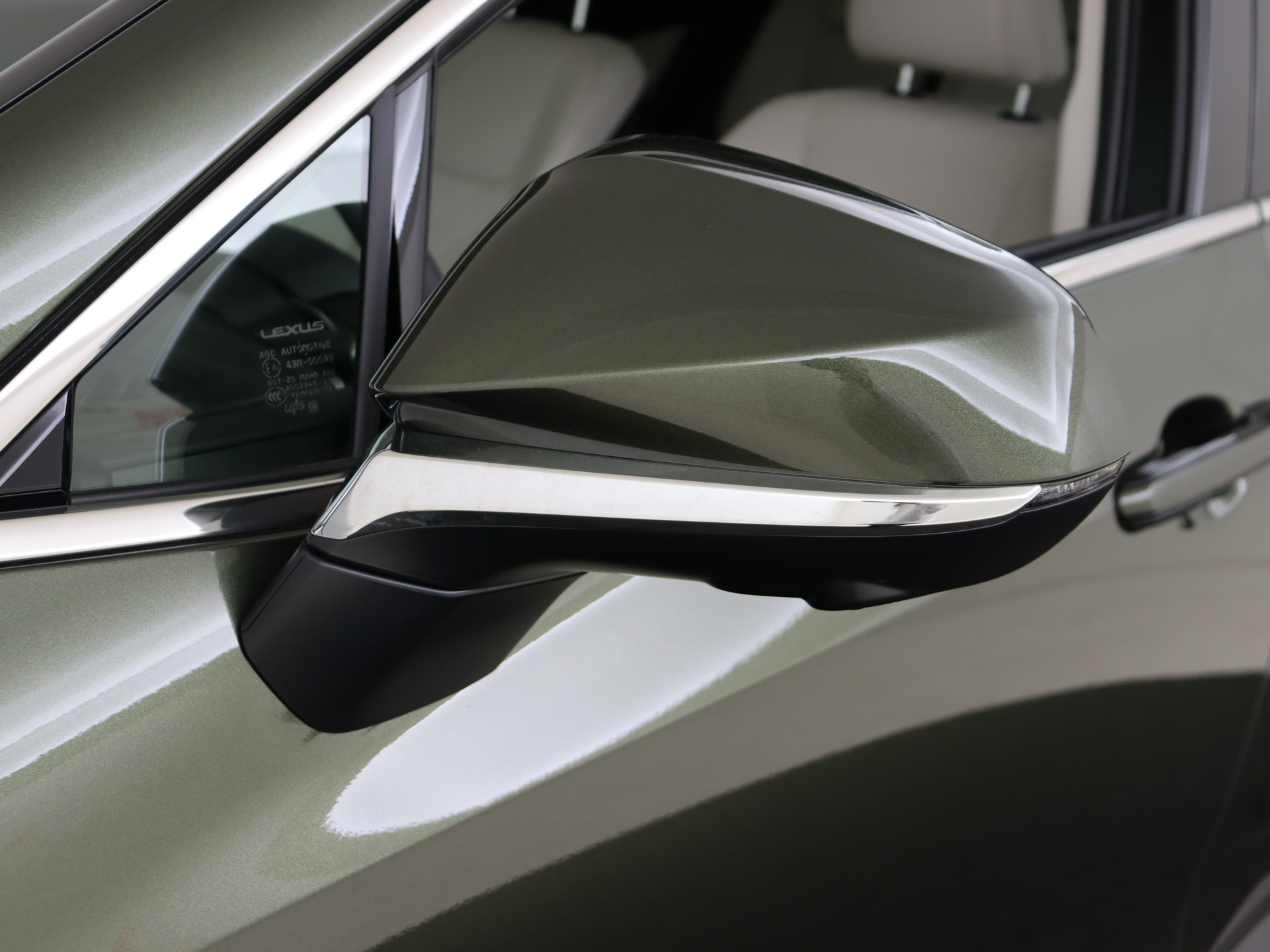 Foto van Lexus Lexus Nx450h+