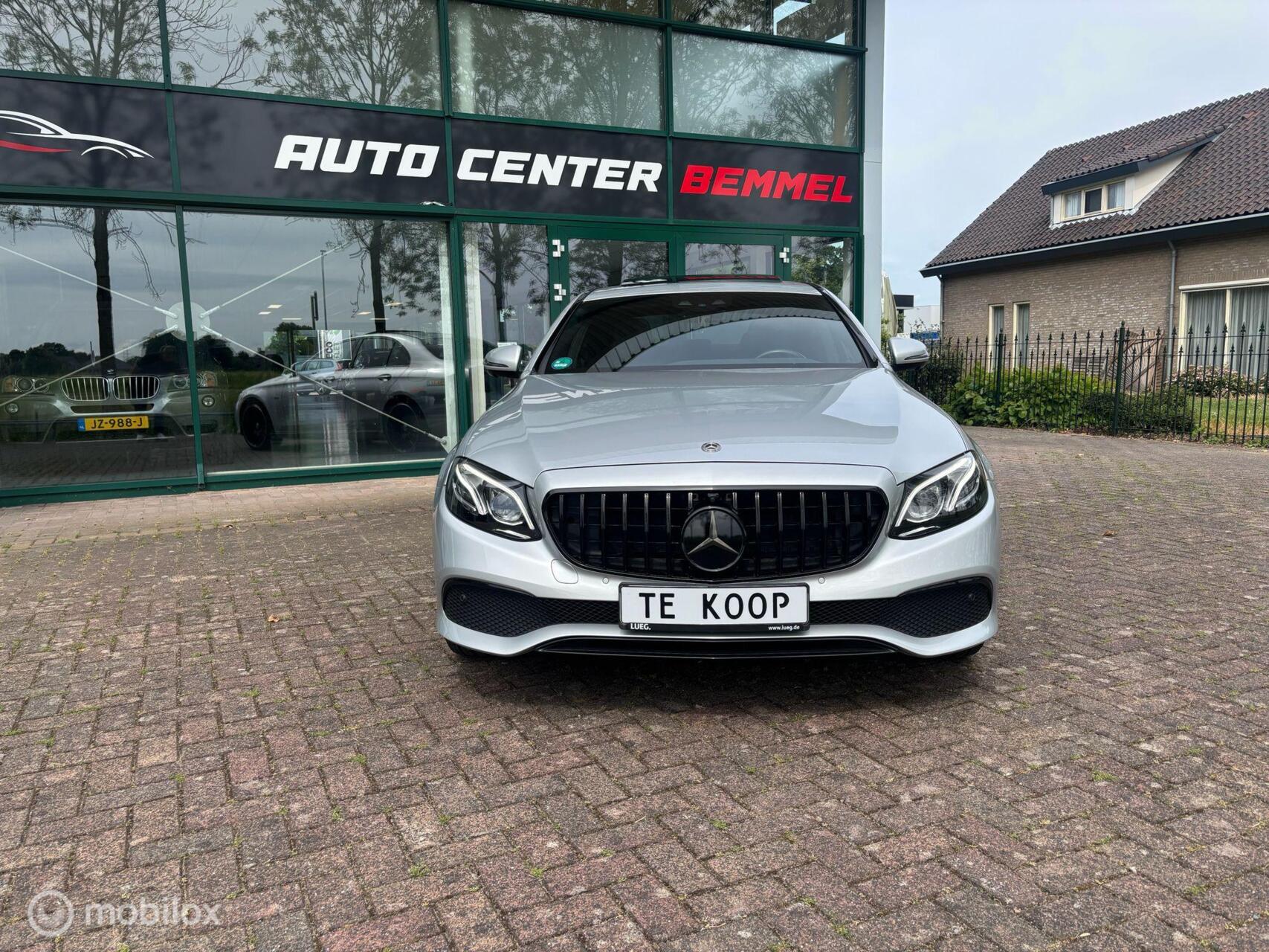 Foto van Mercedes-Benz E 300