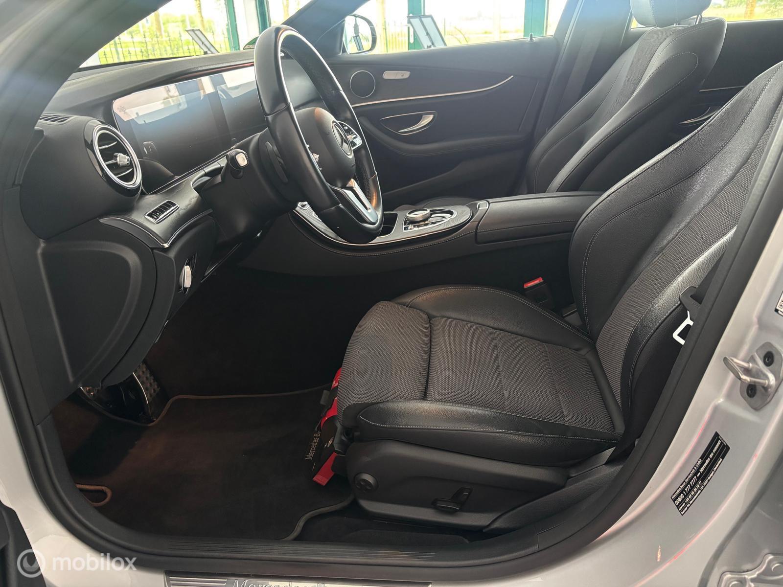 Foto van Mercedes-Benz E 300