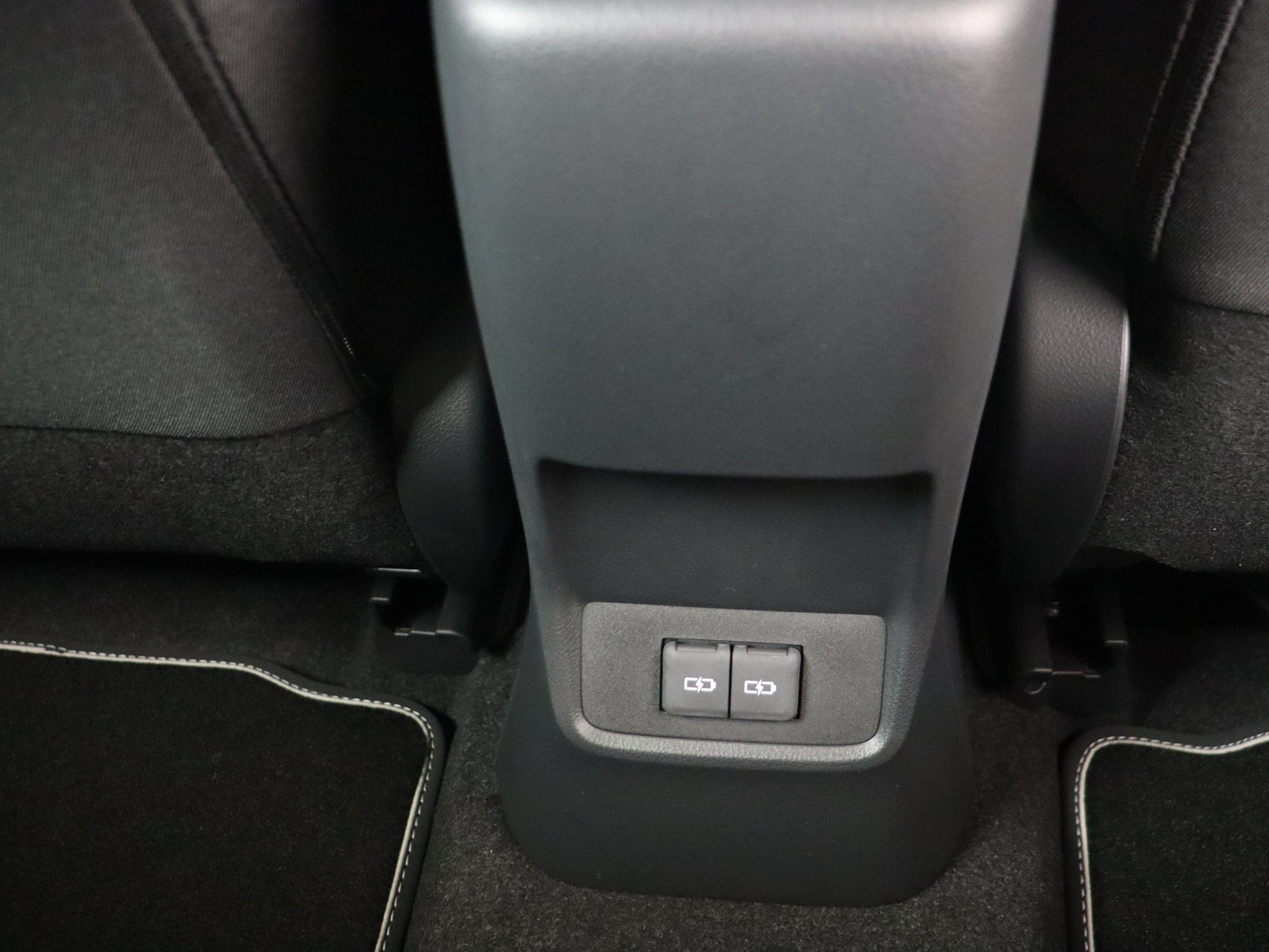 Foto van Lexus Lexus LBX
