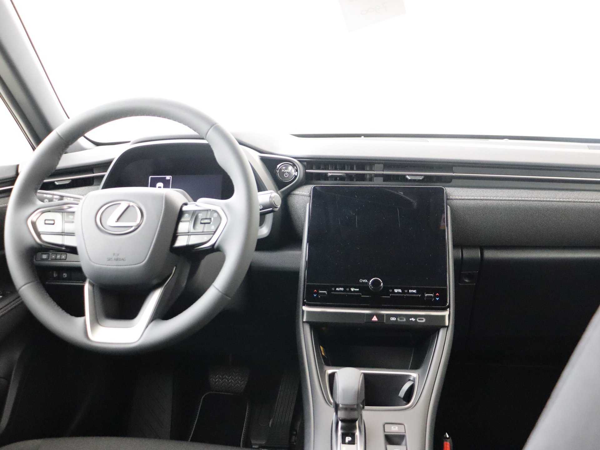 Foto van Lexus Lexus LBX