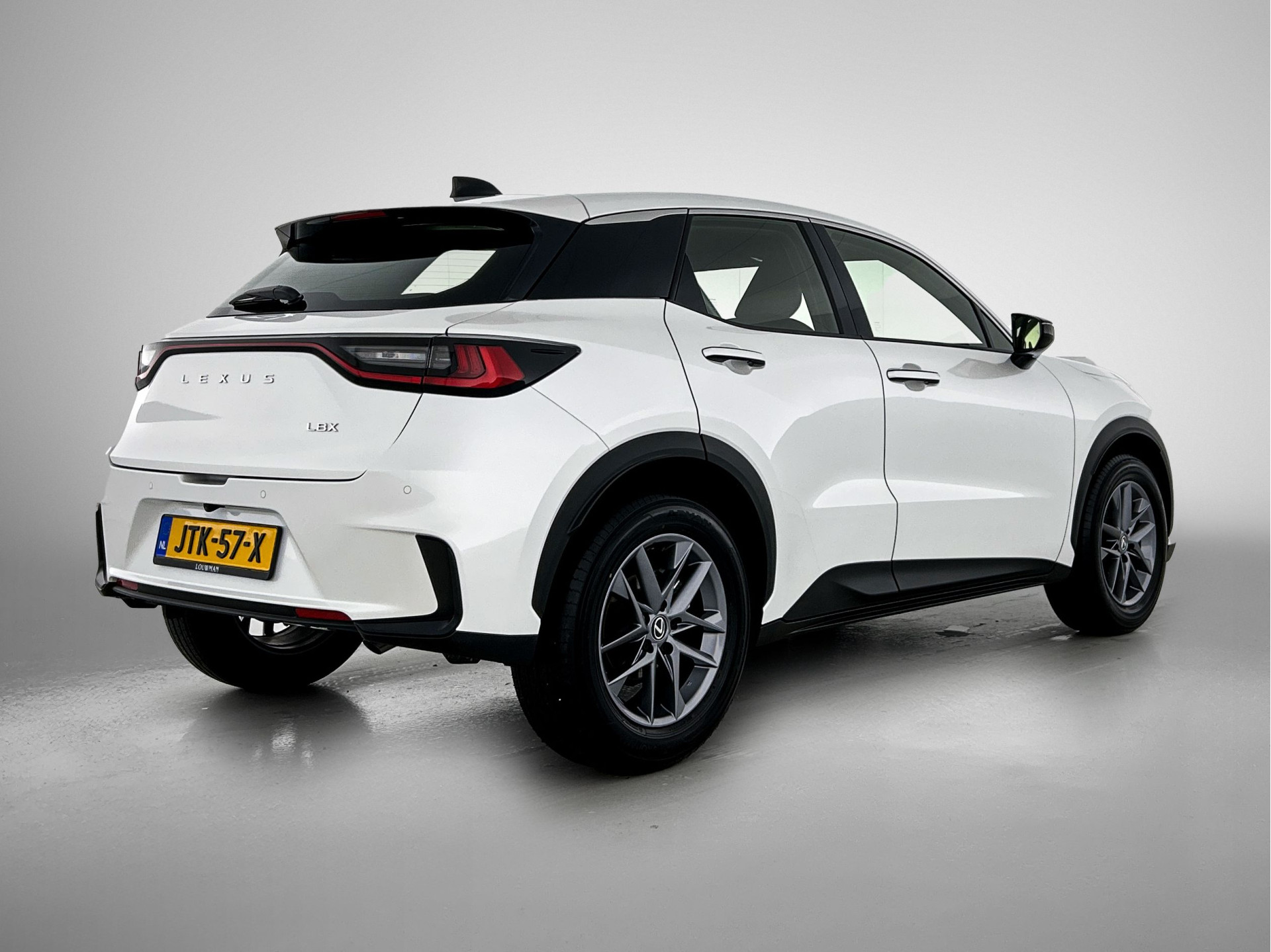 Foto van Lexus Lexus LBX