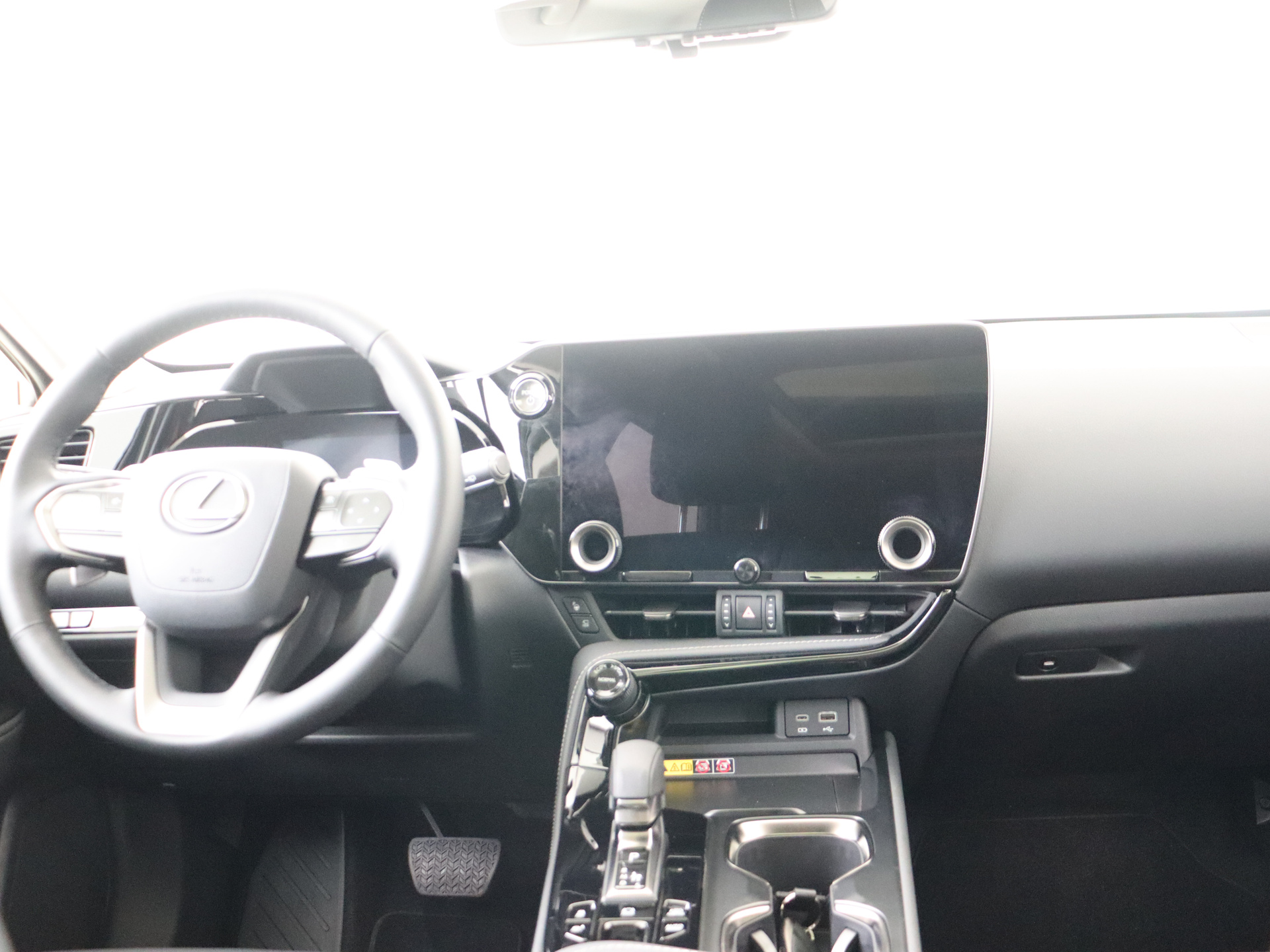Foto van Lexus Lexus Nx450h+