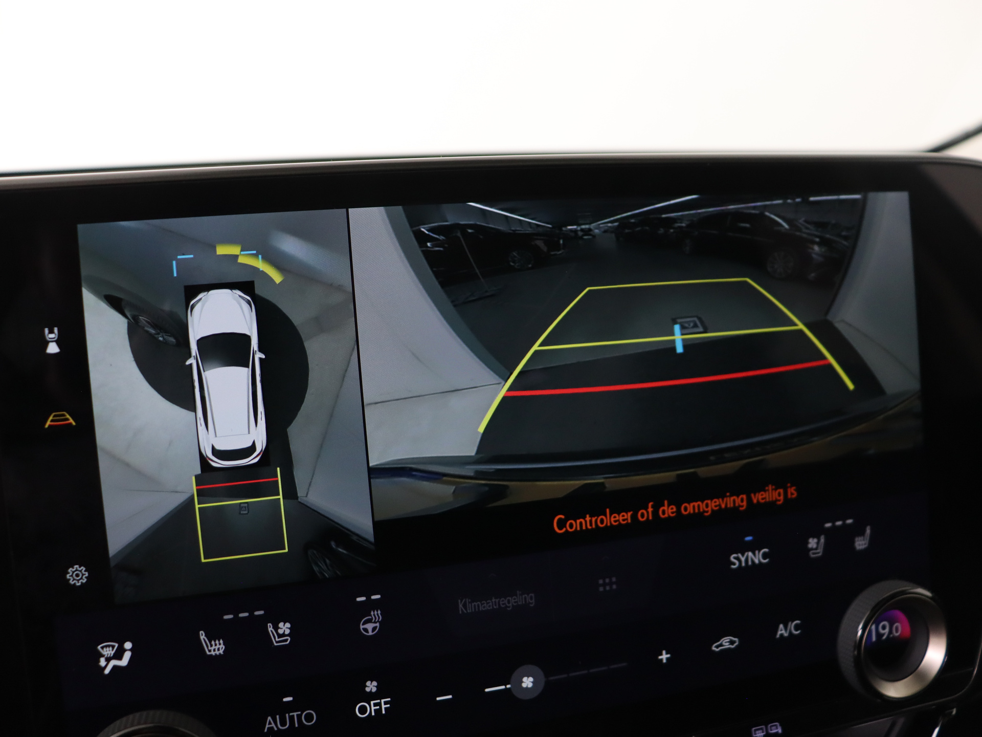 Foto van Lexus Lexus Nx450h+