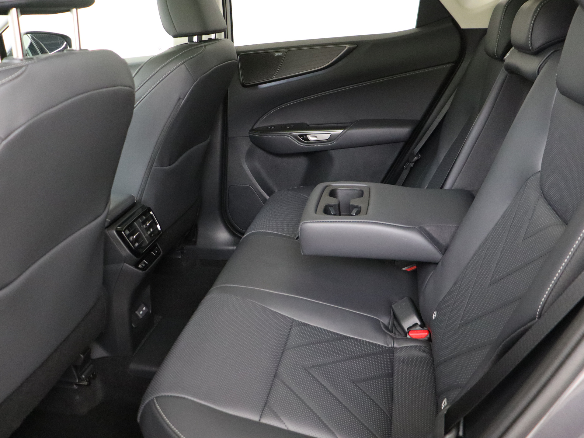 Foto van Lexus Lexus Nx450h+