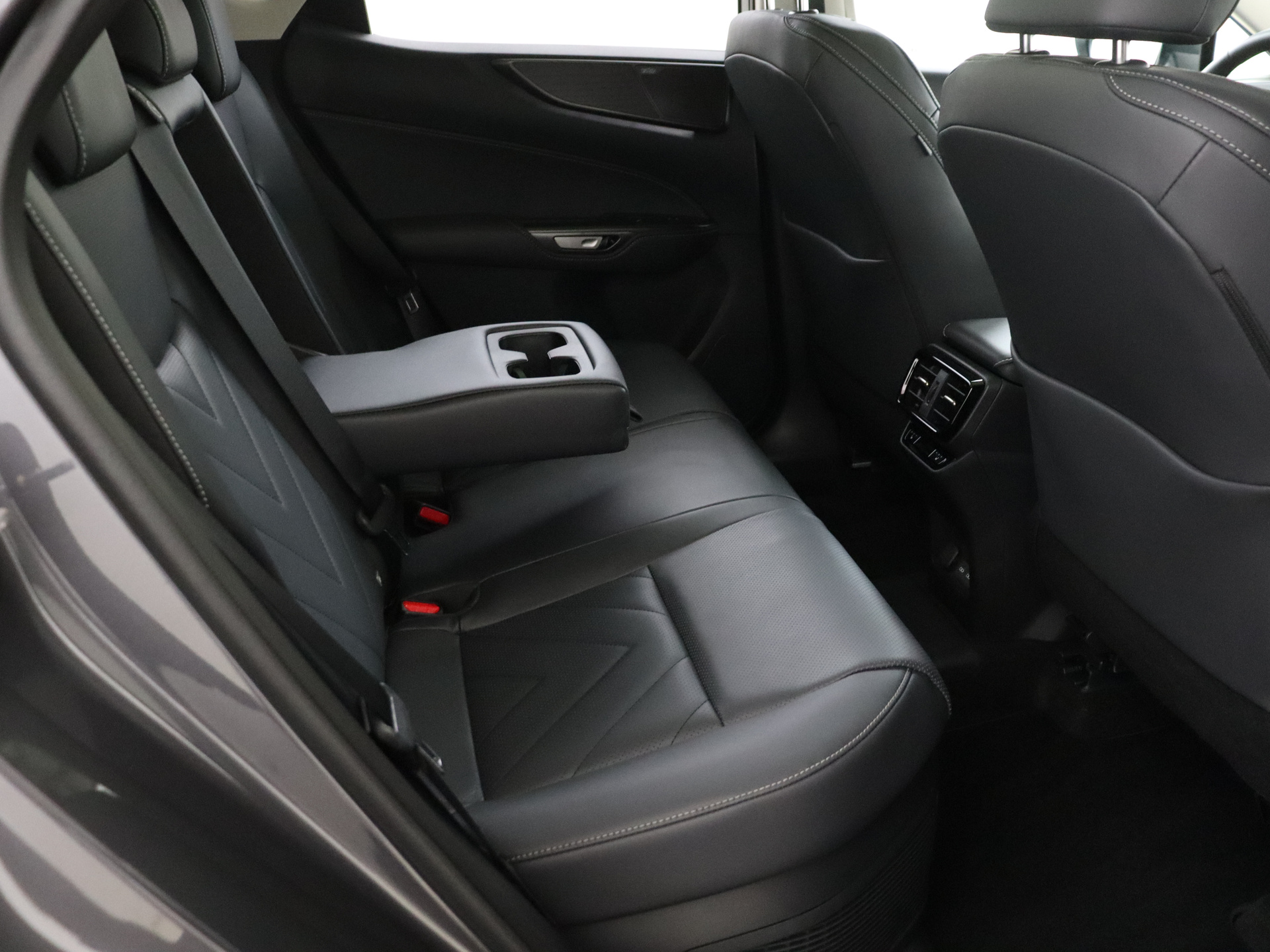 Foto van Lexus Lexus Nx450h+