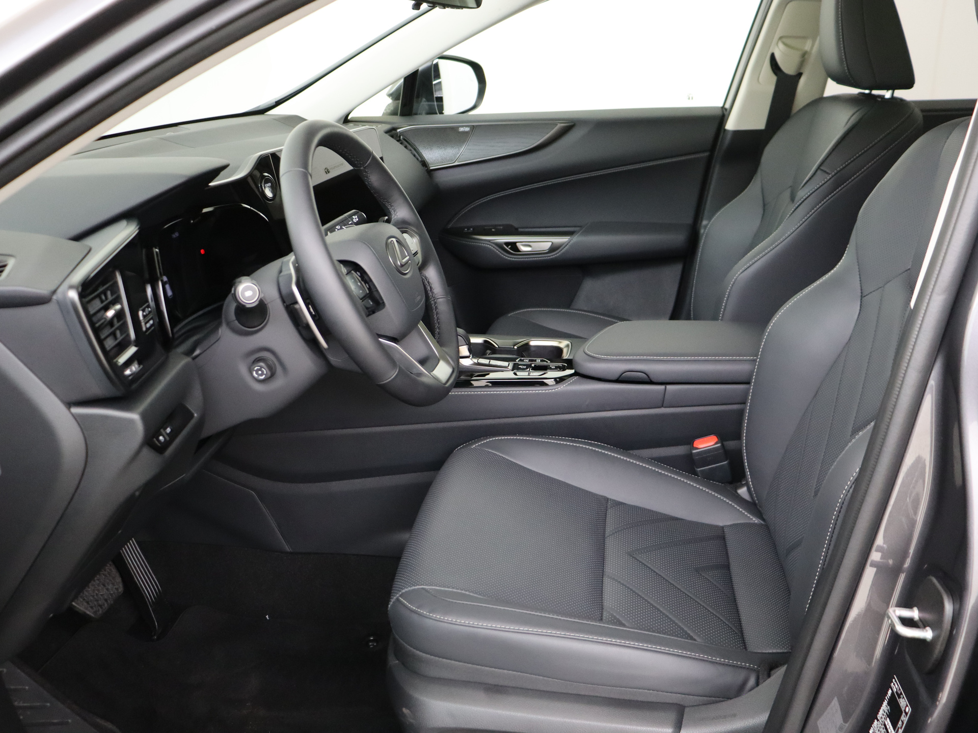 Foto van Lexus Lexus Nx450h+