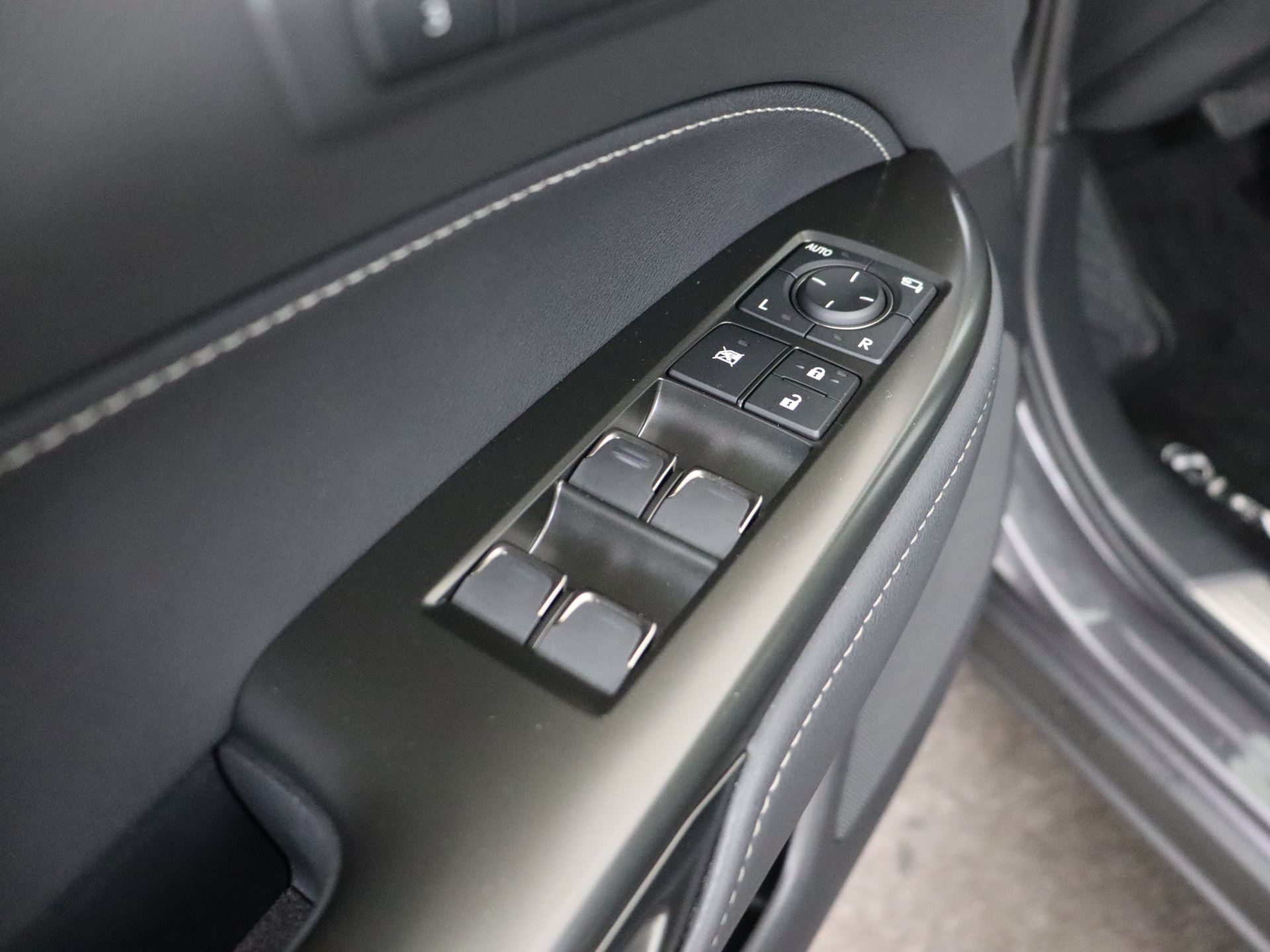 Foto van Lexus Lexus Nx450h+