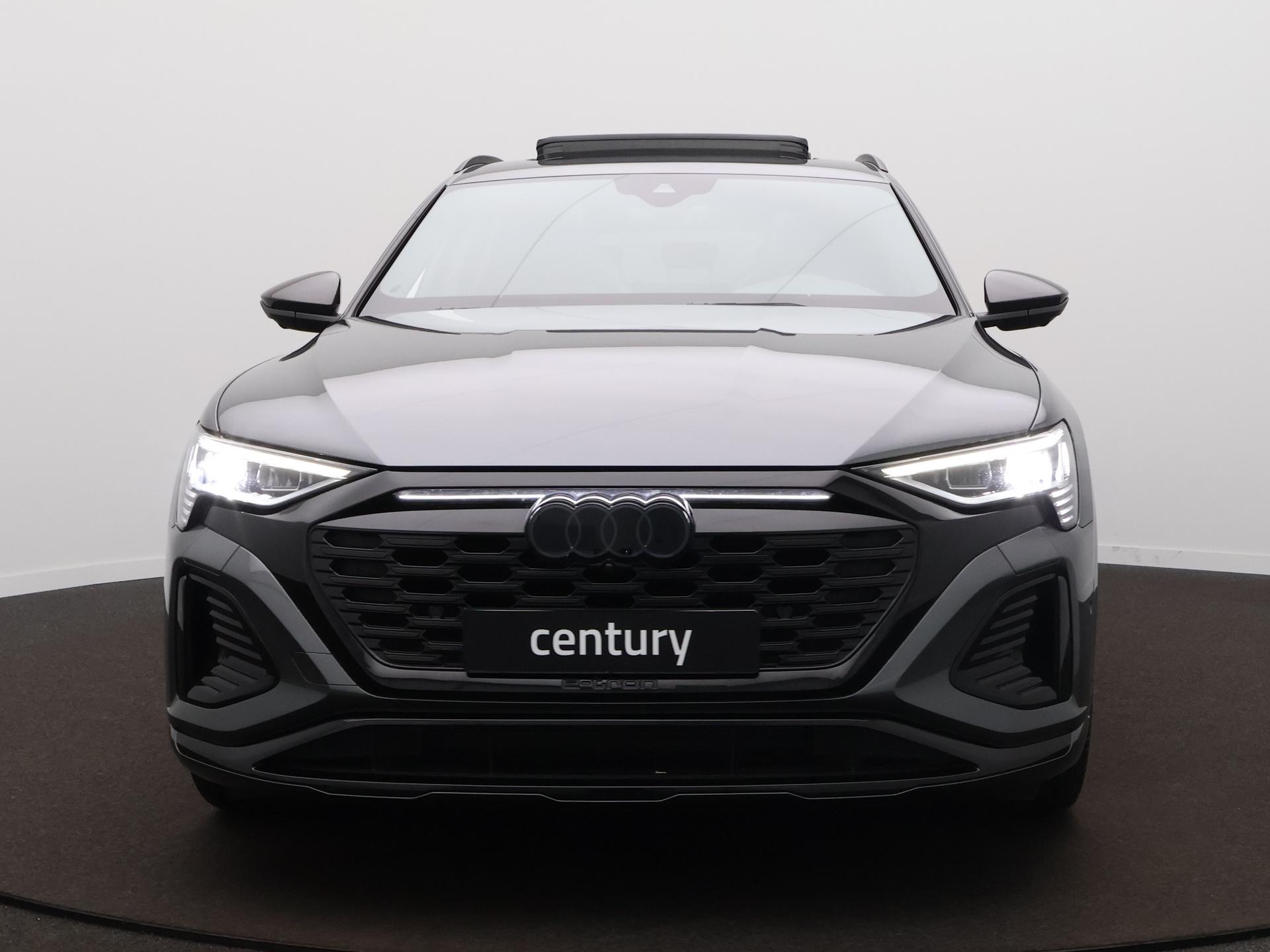 Foto van Audi Q8 Sportback 55 E-tron