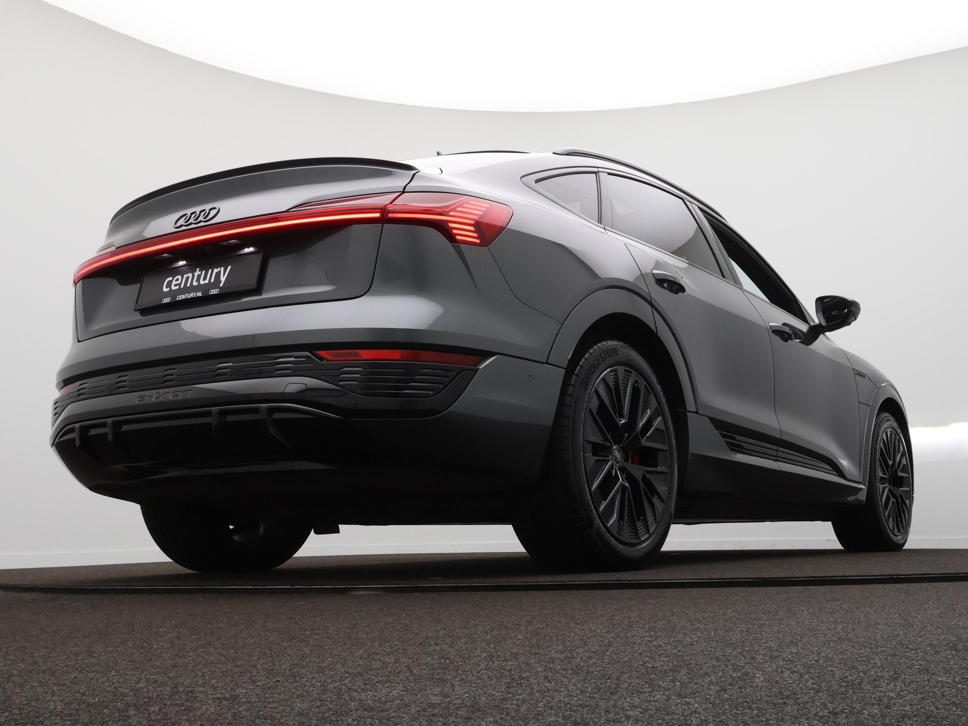 Foto van Audi Q8 Sportback 55 E-tron