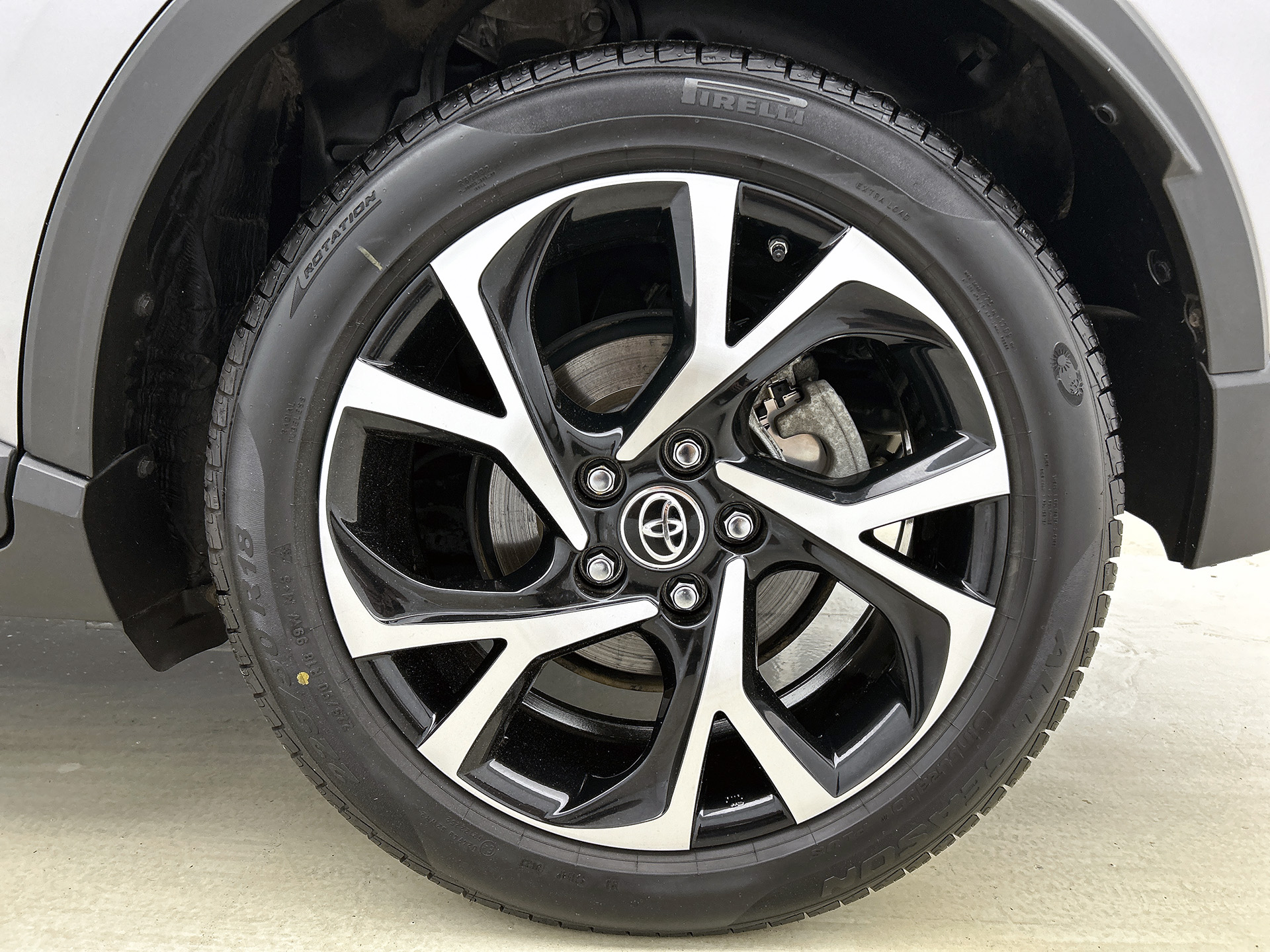 Foto van Toyota Toyota C-hr