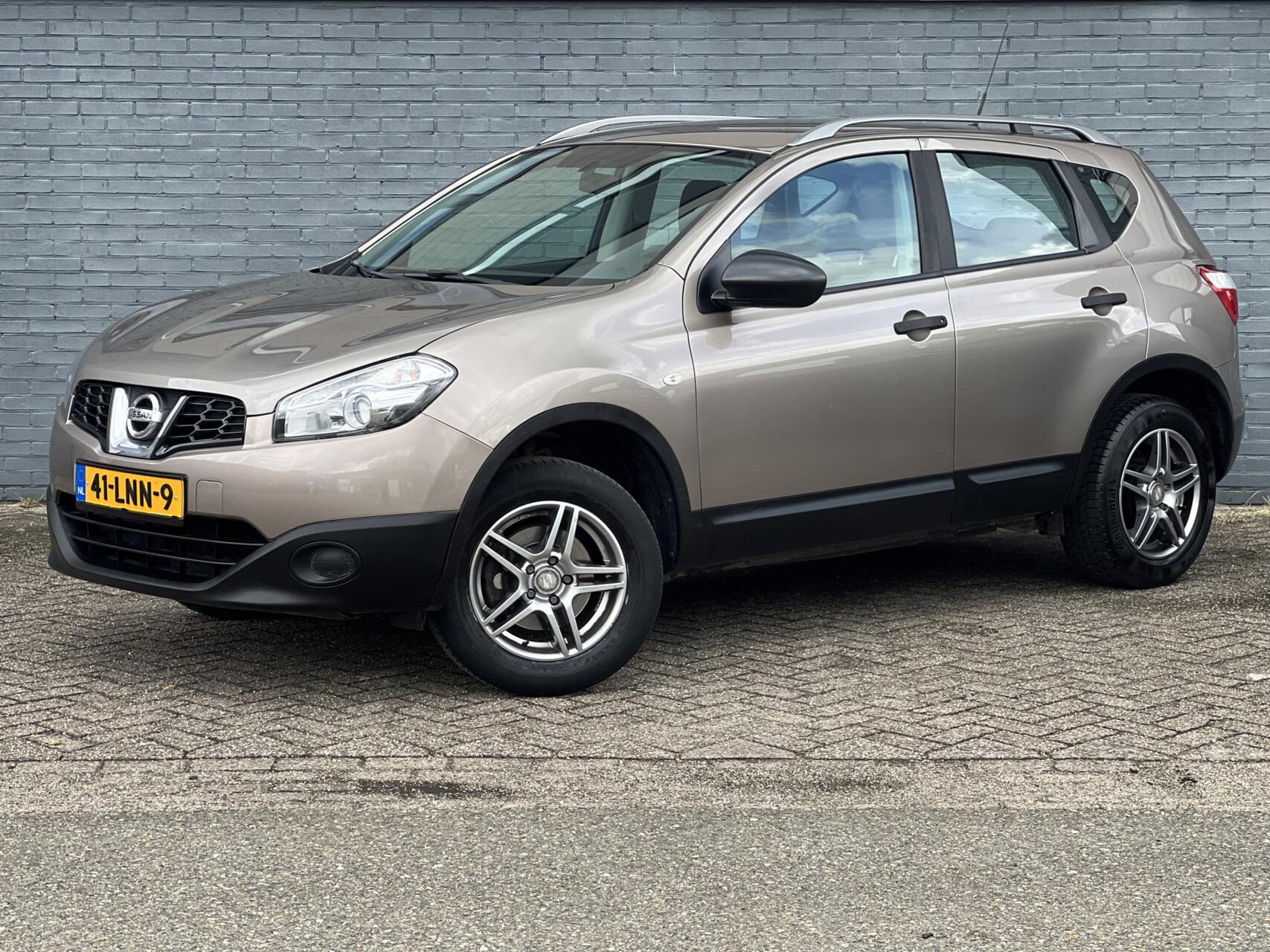 Nissan Nissan Qashqai 1.6 Visia Airco Nieuwe APK Trekhaak 2010 - voorkant