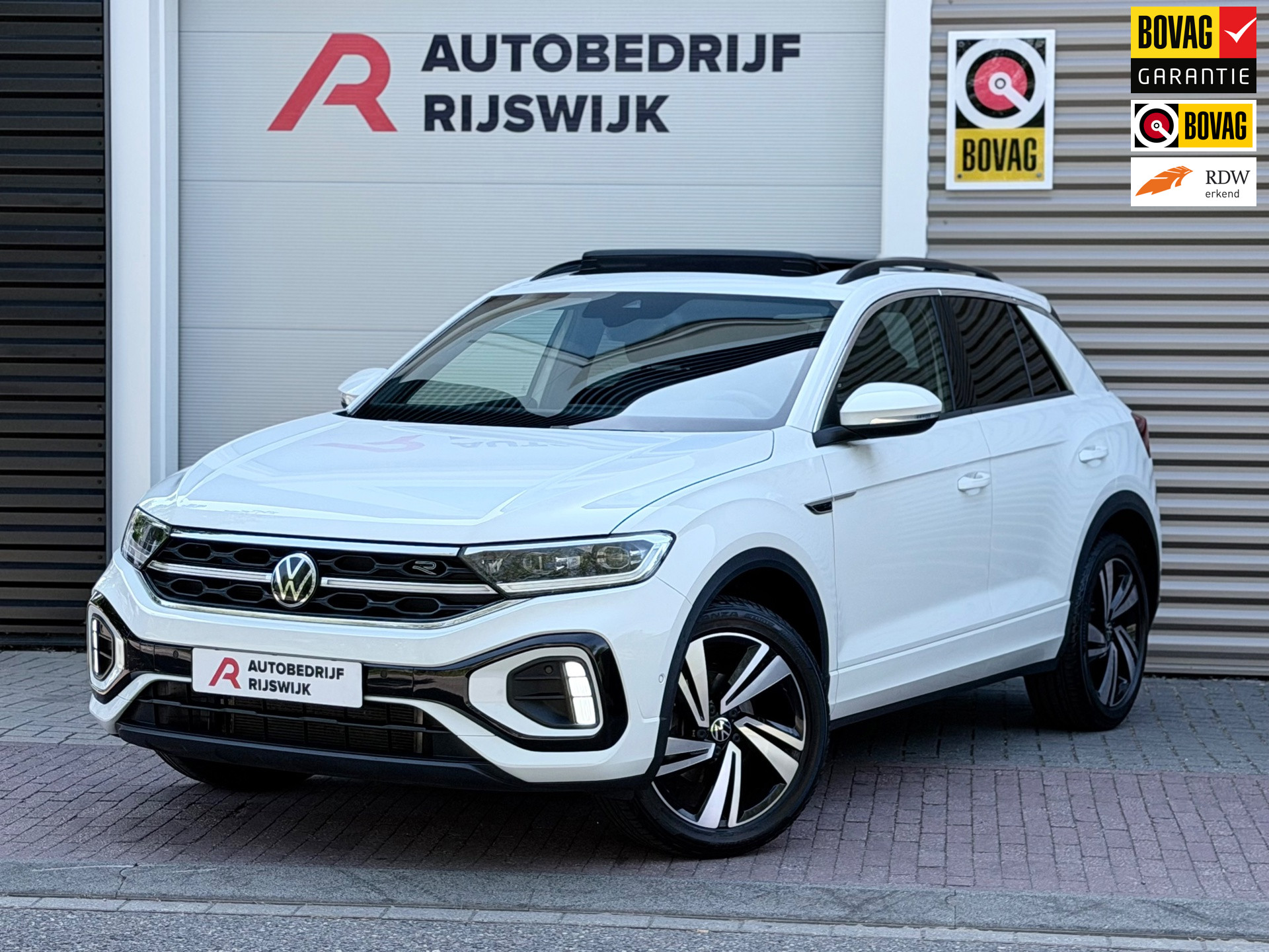 Volkswagen T-roc 1.5 TSI 3x R-Line Pano/AppleCar/Keyless 2022 - voorkant