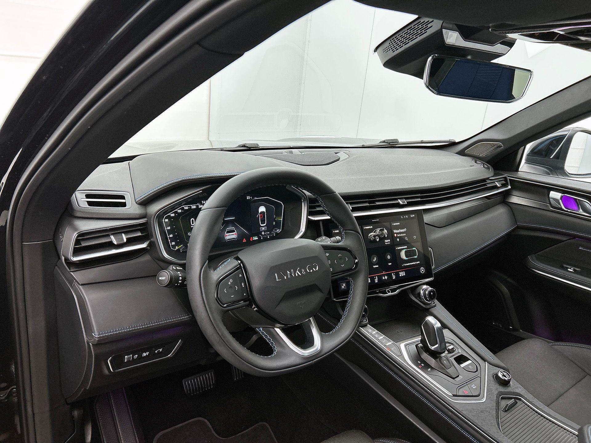 Foto van LYNK & Co 01