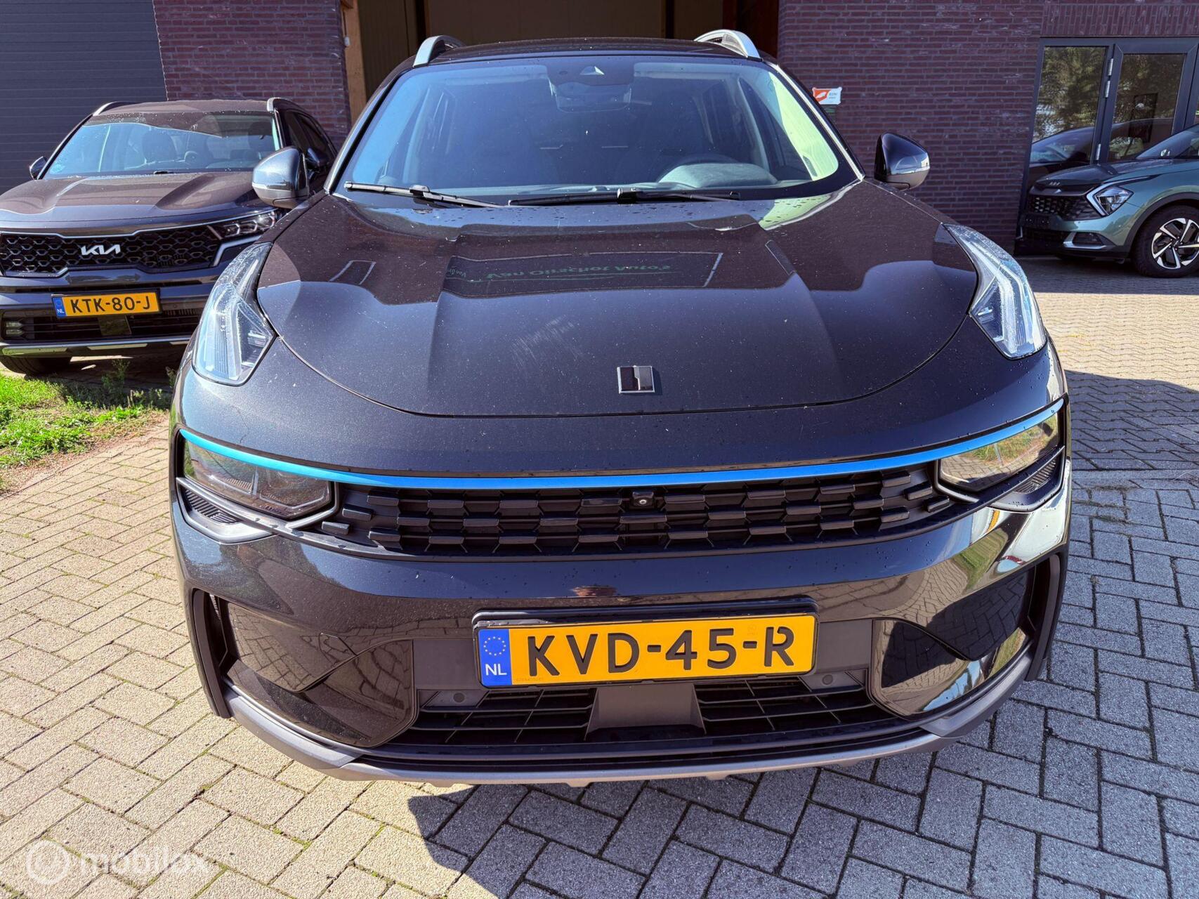 Foto van LYNK & Co 01