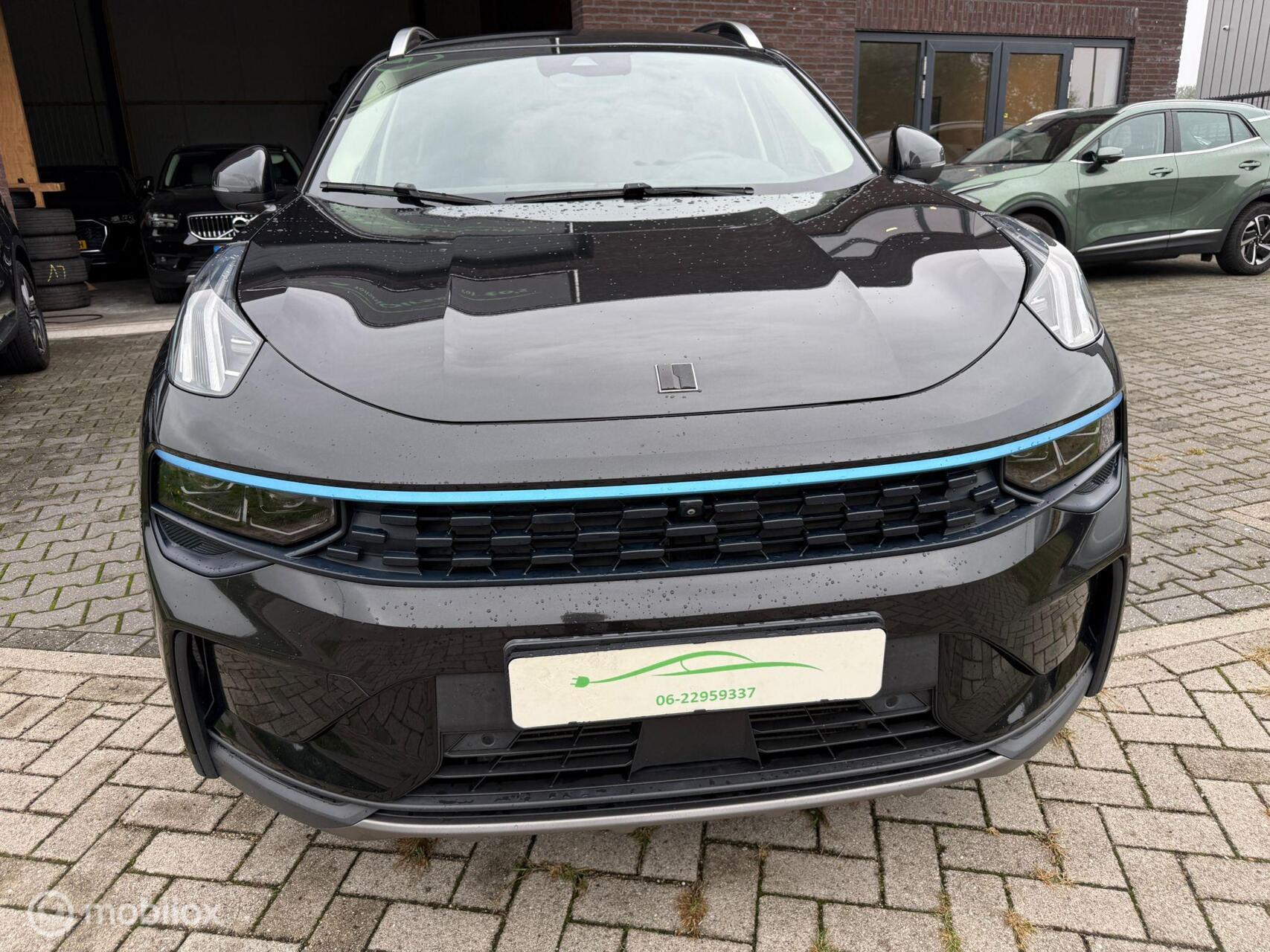 Foto van LYNK & Co 01
