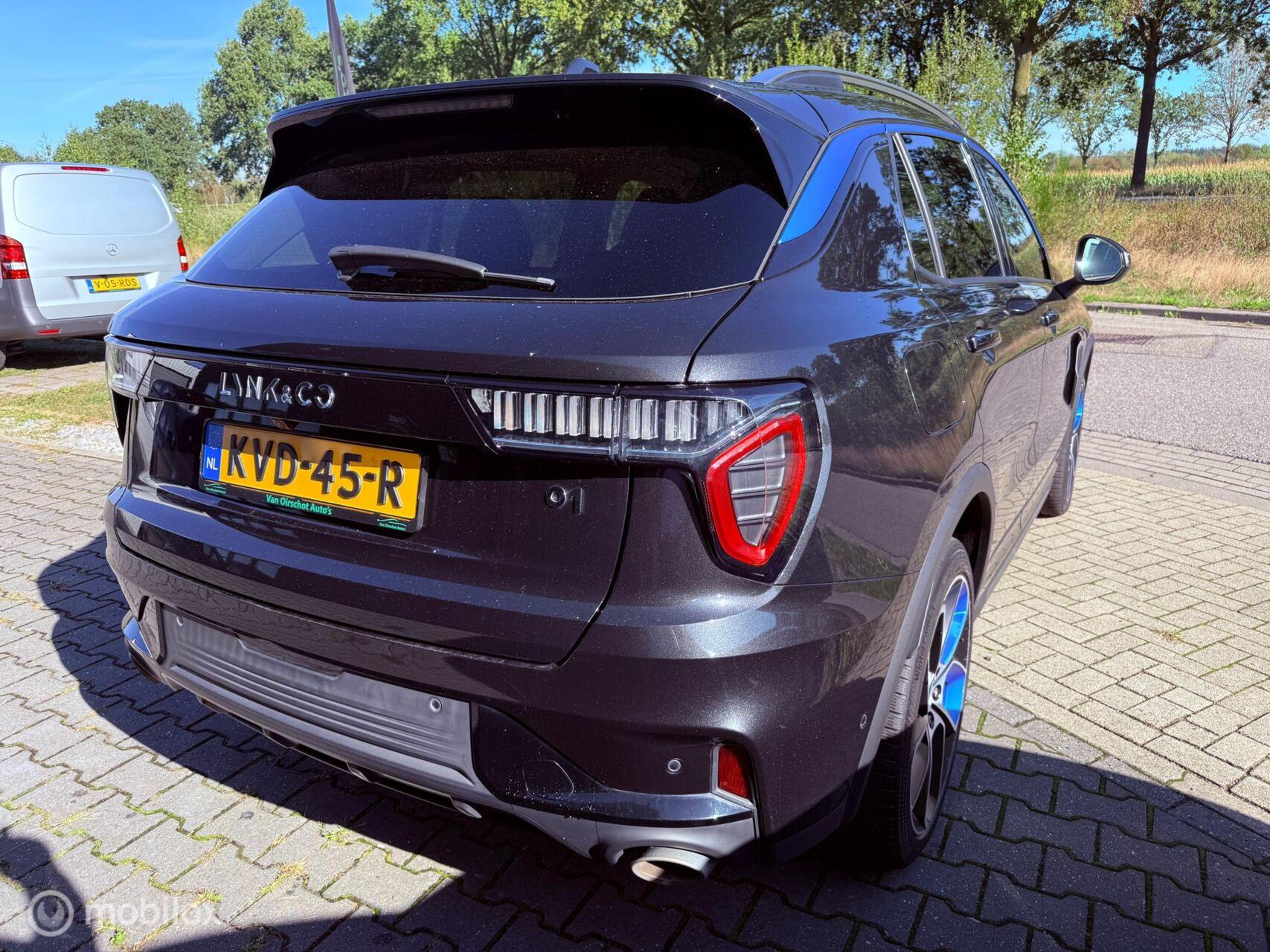 Foto van LYNK & Co 01