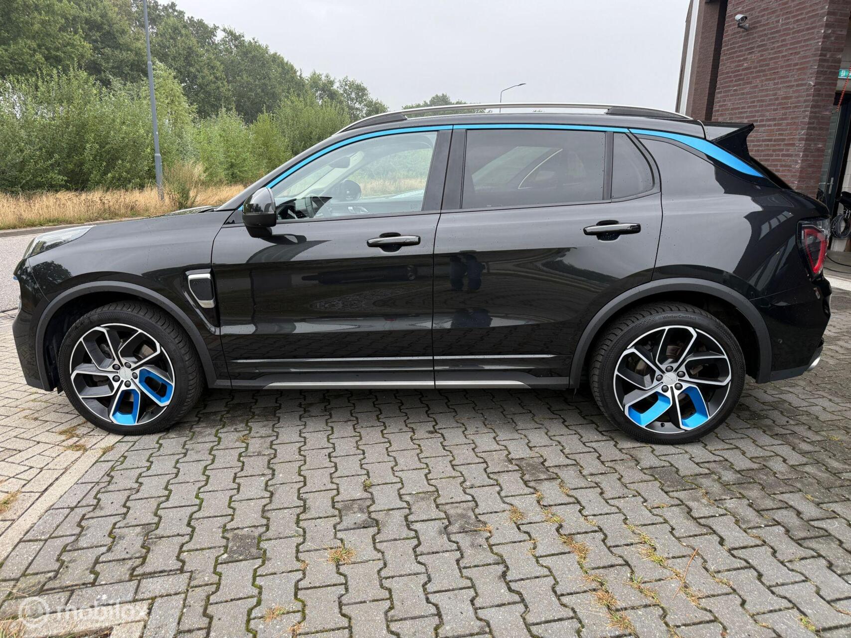 Foto van LYNK & Co 01