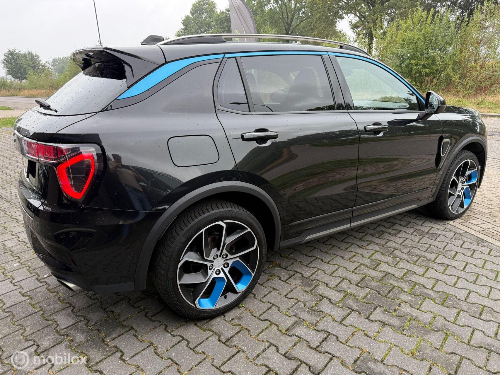 Foto van LYNK & Co 01
