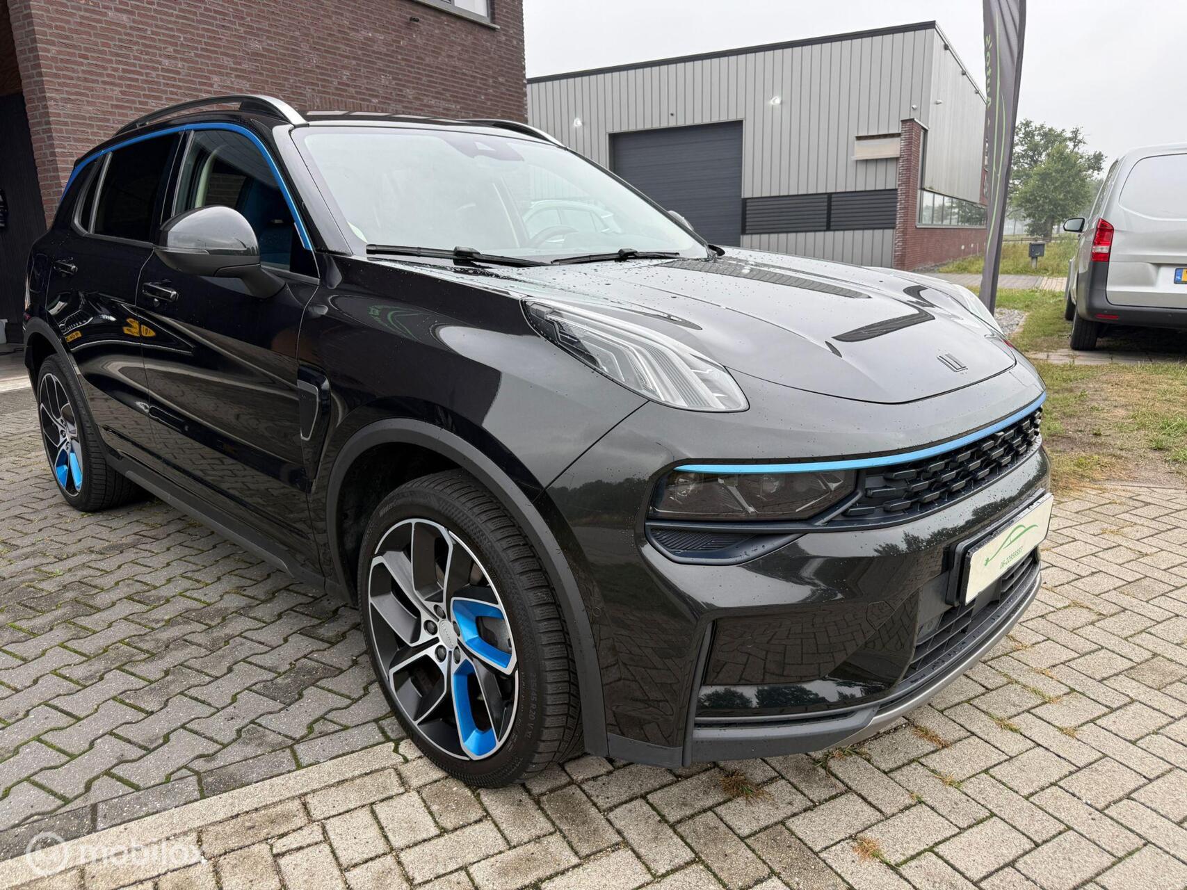 Foto van LYNK & Co 01