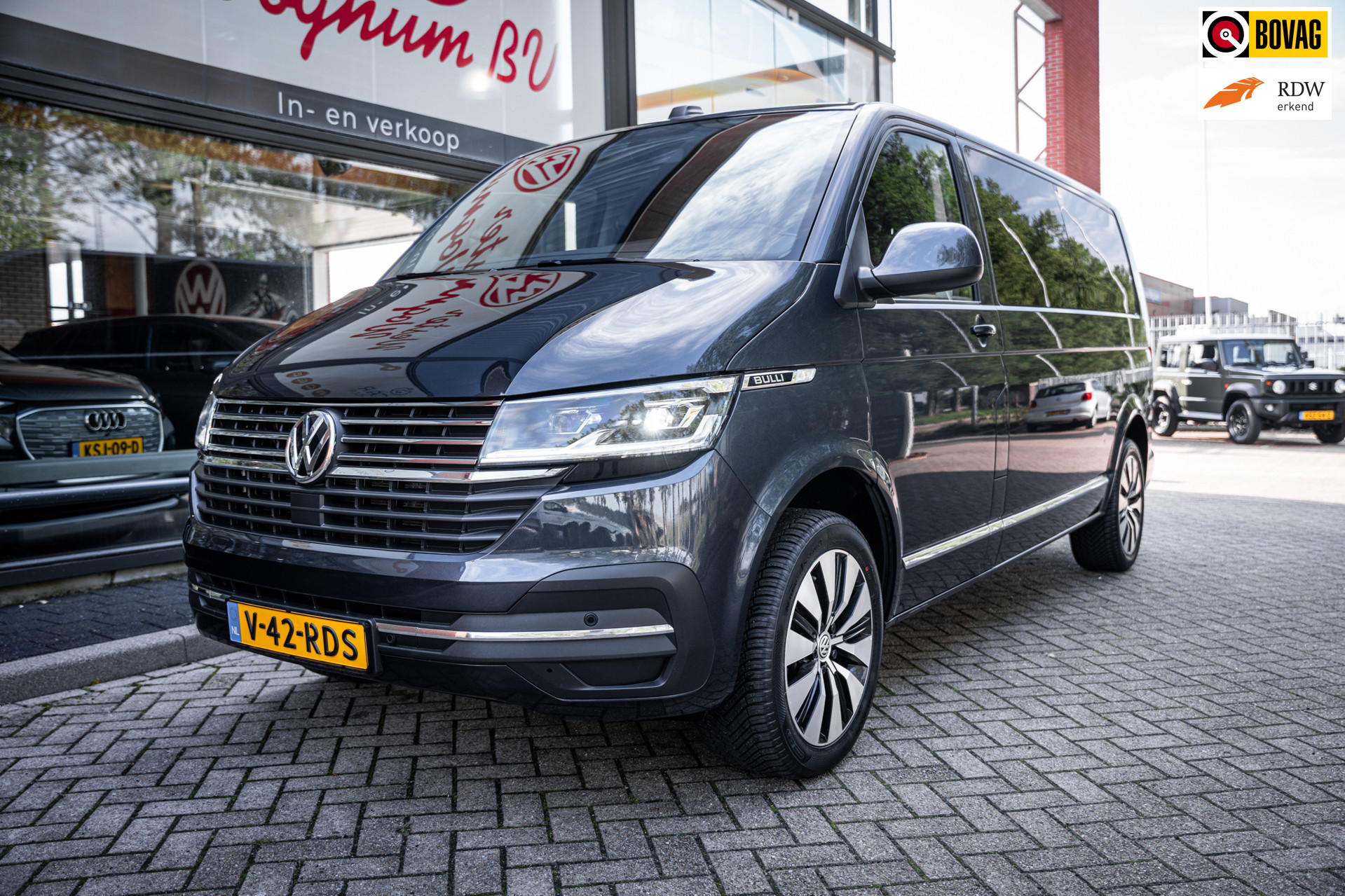 Volkswagen Transporter 2.0 TDI L2H1 30 Bulli 199pk | LED | Cruise | Autom. | Navi | PDC | 2021 - voorkant