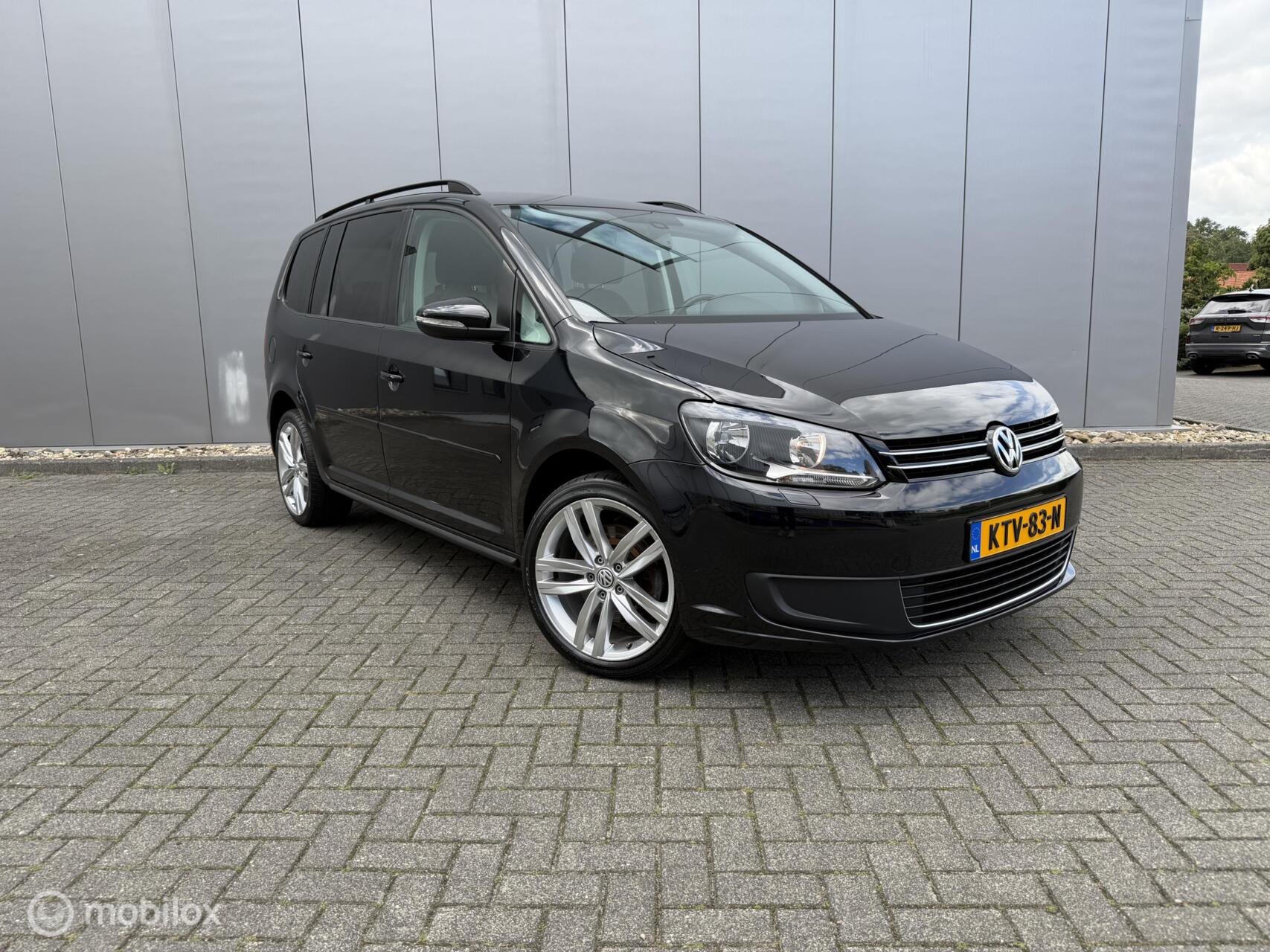 Volkswagen Touran 1.4 TSI Highline 7p|KETTING VV|APK|TOPSTT 2014 - voorkant