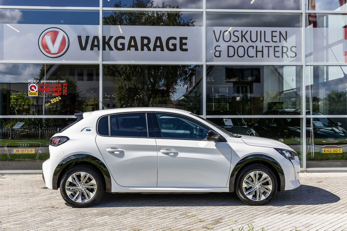 Foto van Peugeot E-208