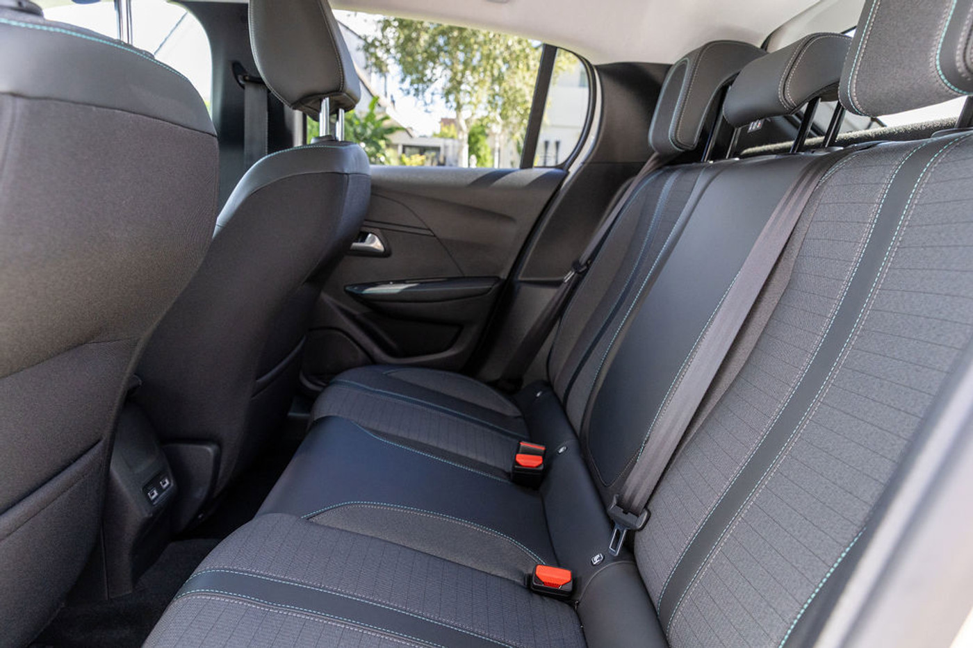 Foto van Peugeot E-208