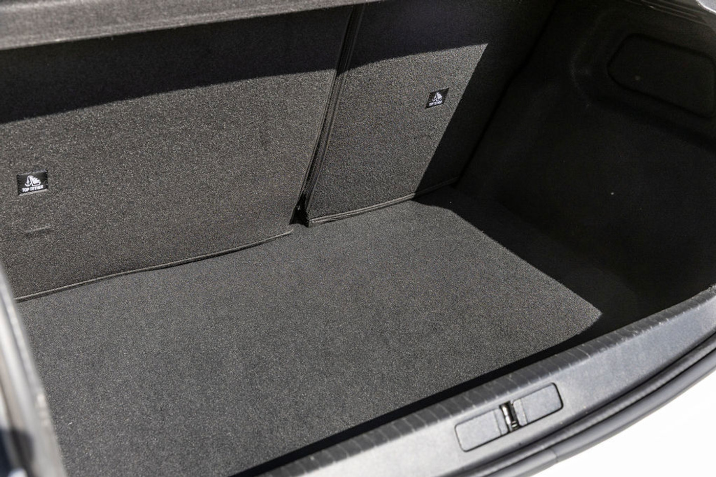 Foto van Peugeot E-208