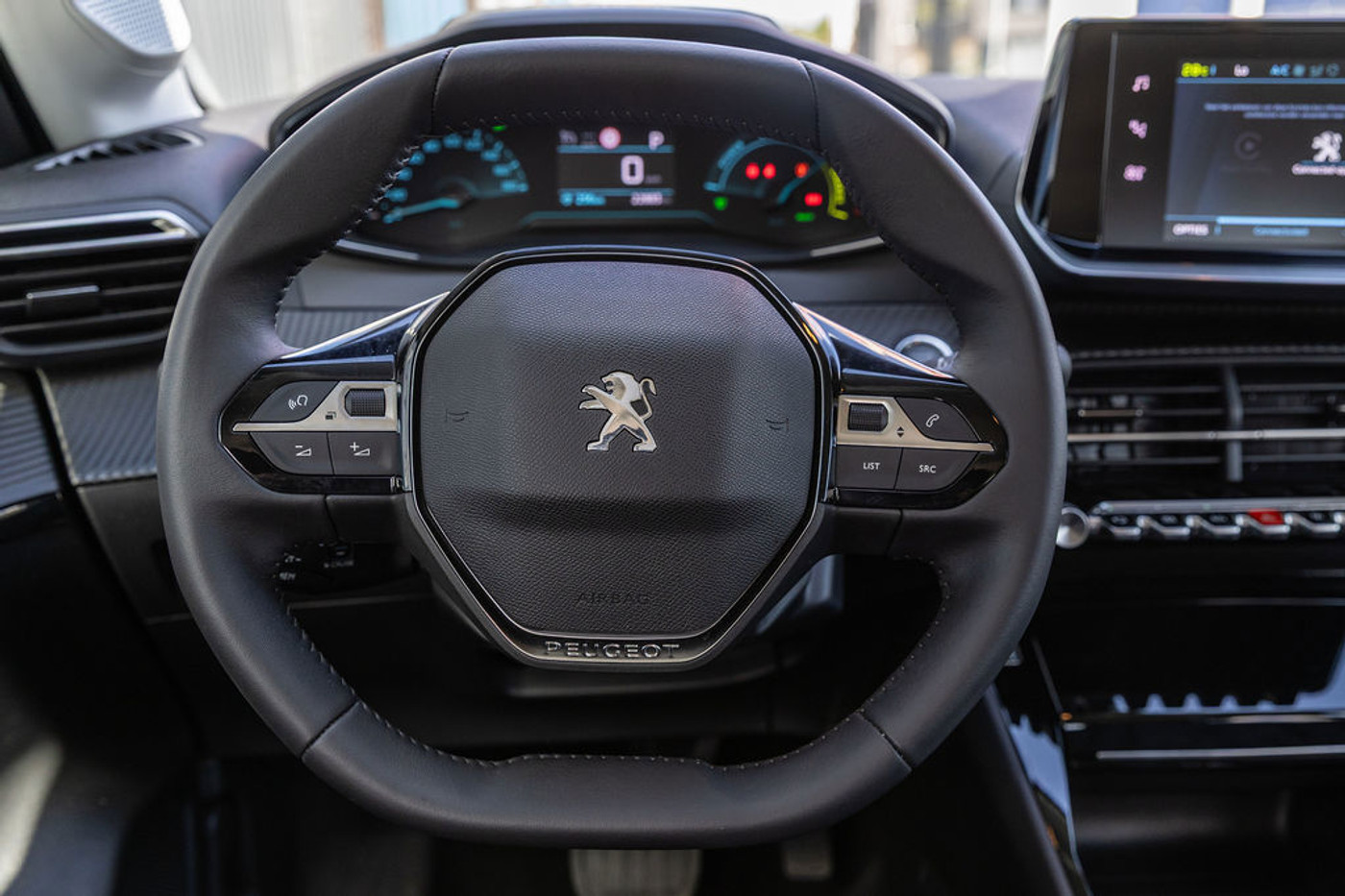Foto van Peugeot E-208