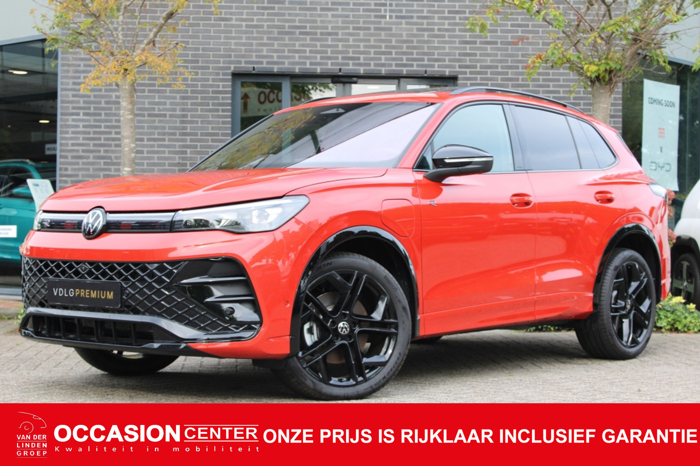 Volkswagen Tiguan 1.5 eHybrid 272PK! R-Line Black Style Pano/360view/Safety "RIJKLAARPRIJS" 2025 - voorkant
