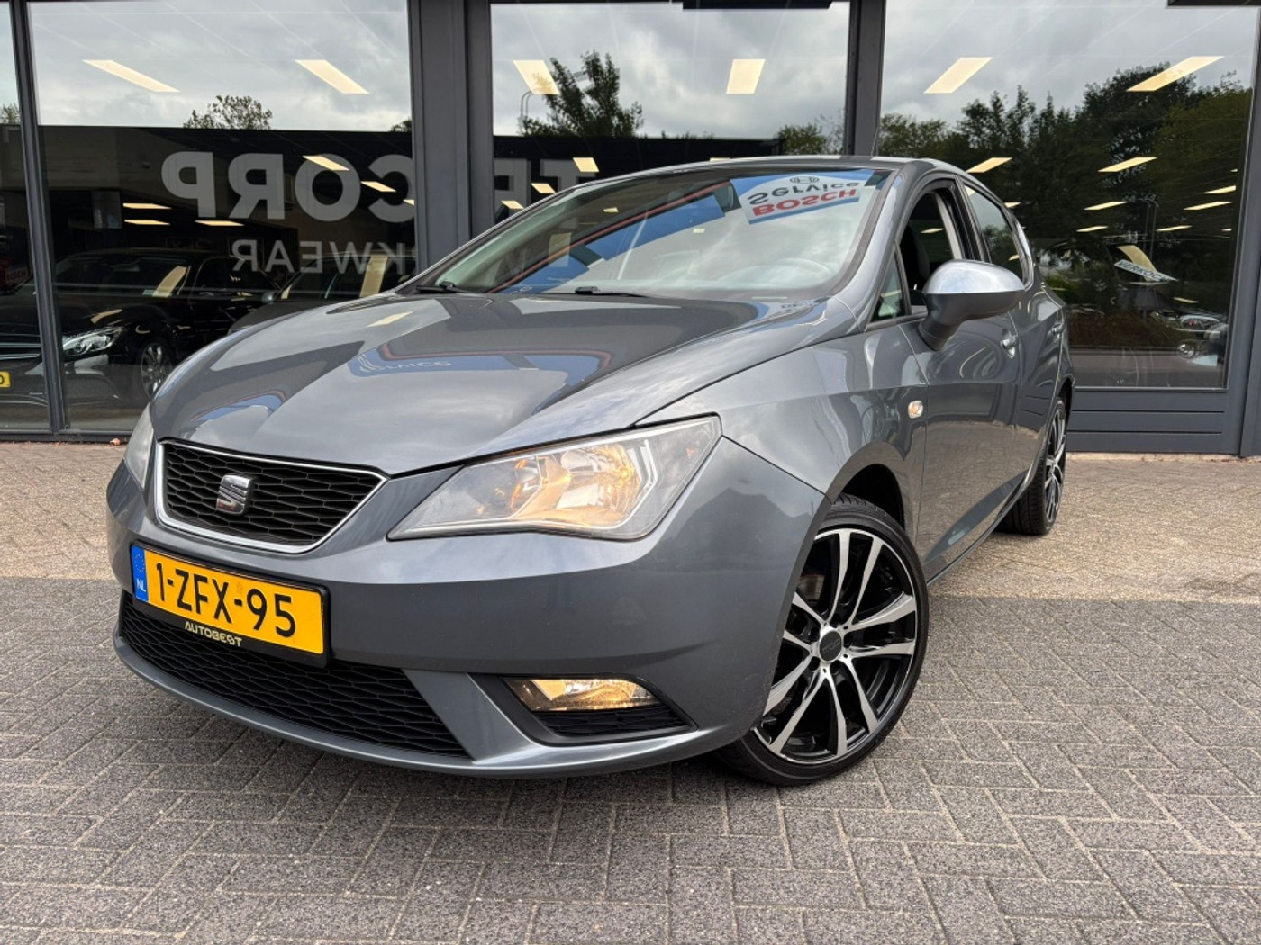 Seat Ibiza 1.2 TSI FR “Facelift” LM-Velgen 17” Clima/cruise contr. 2013 - voorkant